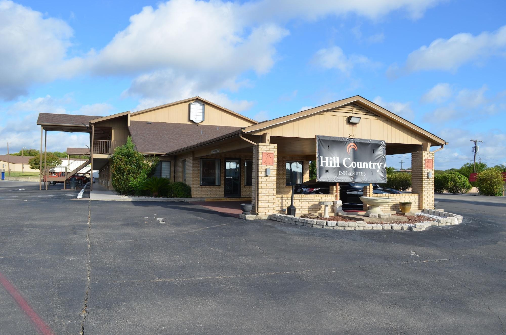 Varios Hill Country Inn & Suites
