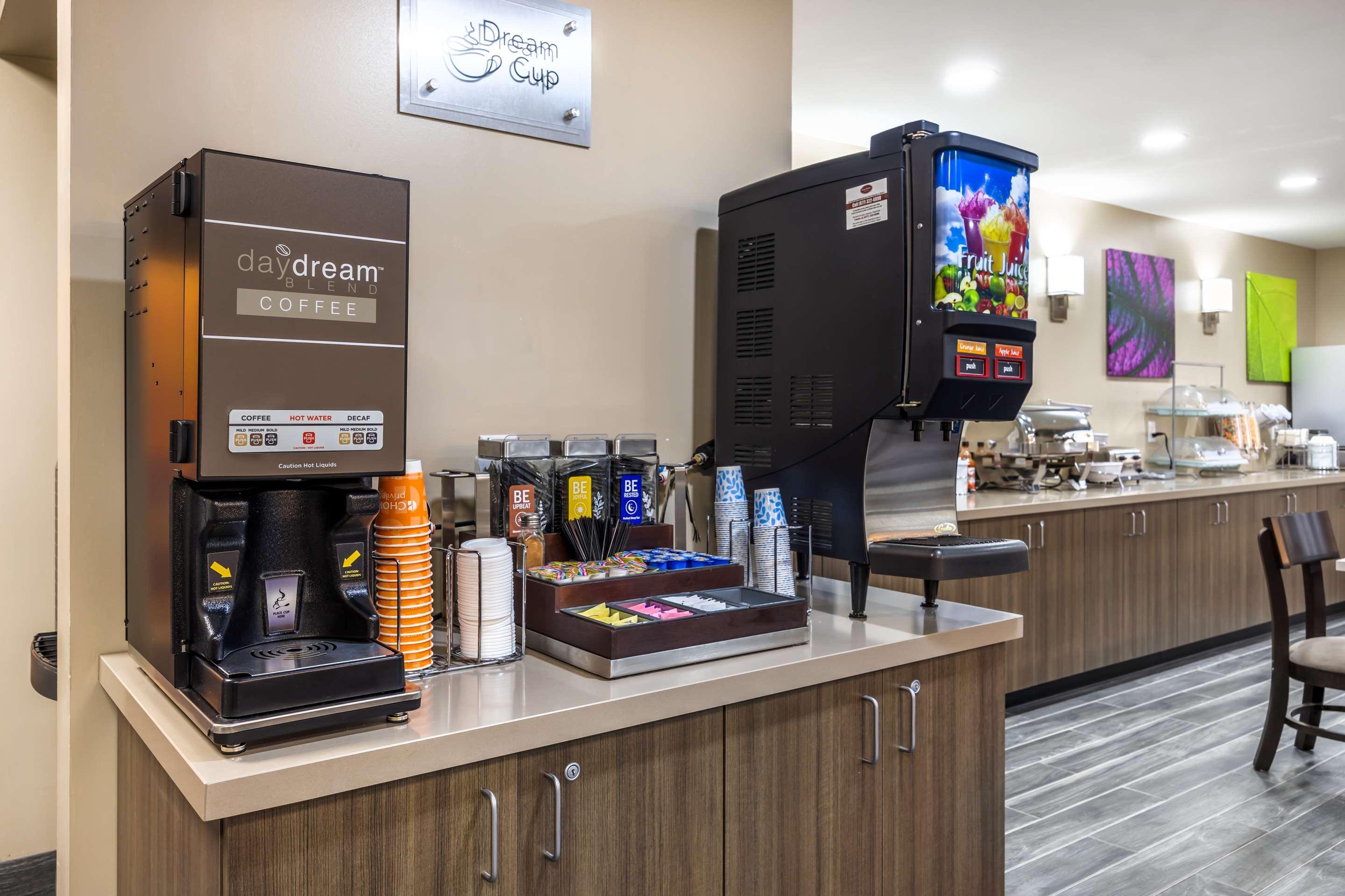 Restaurant Sleep Inn & Suites Salina I-135