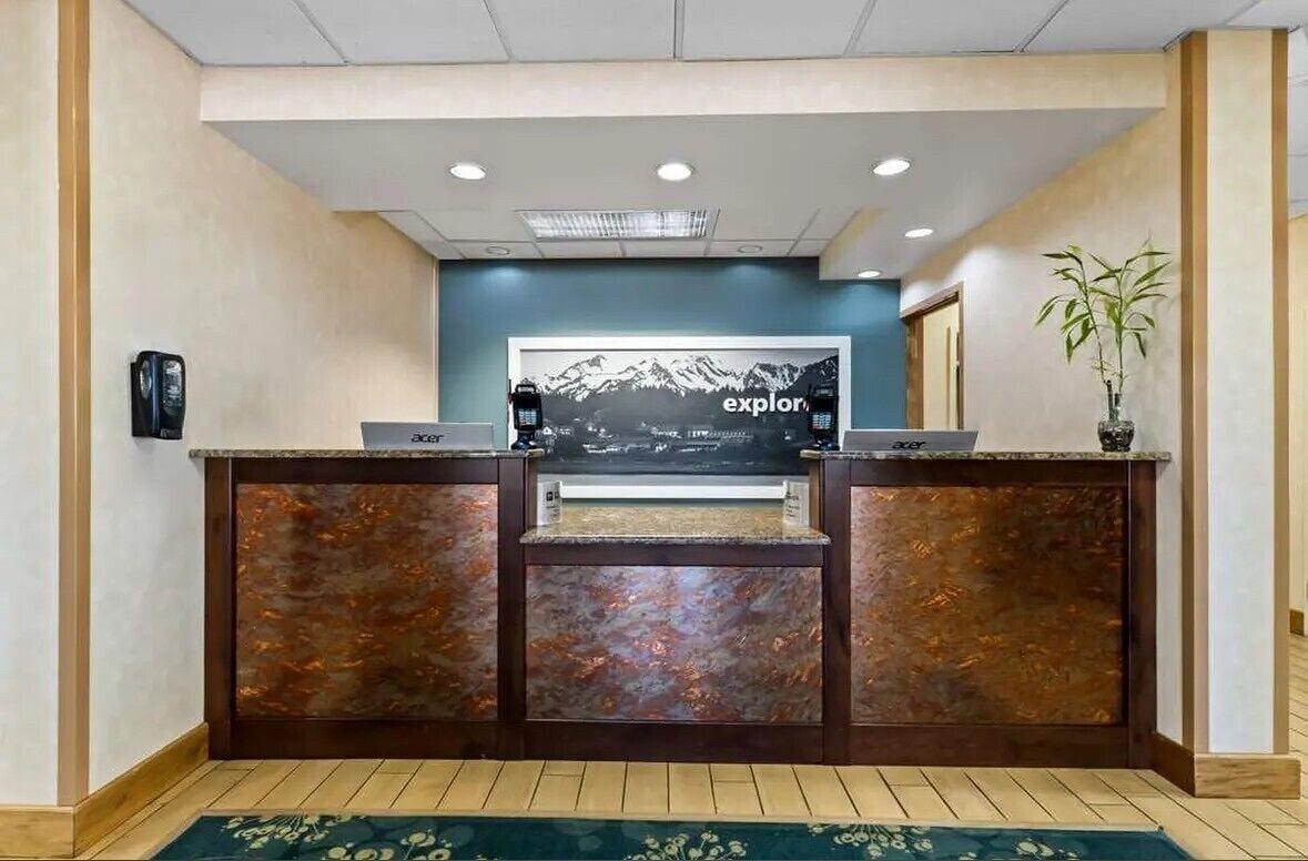 Vista Lobby Hotel Cheyenne