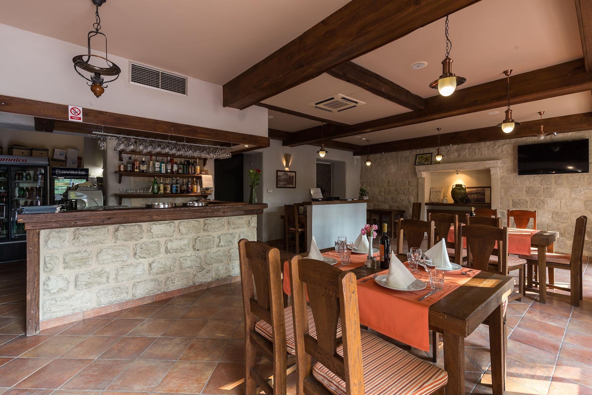 Bar/Salón Hotel Vimbula