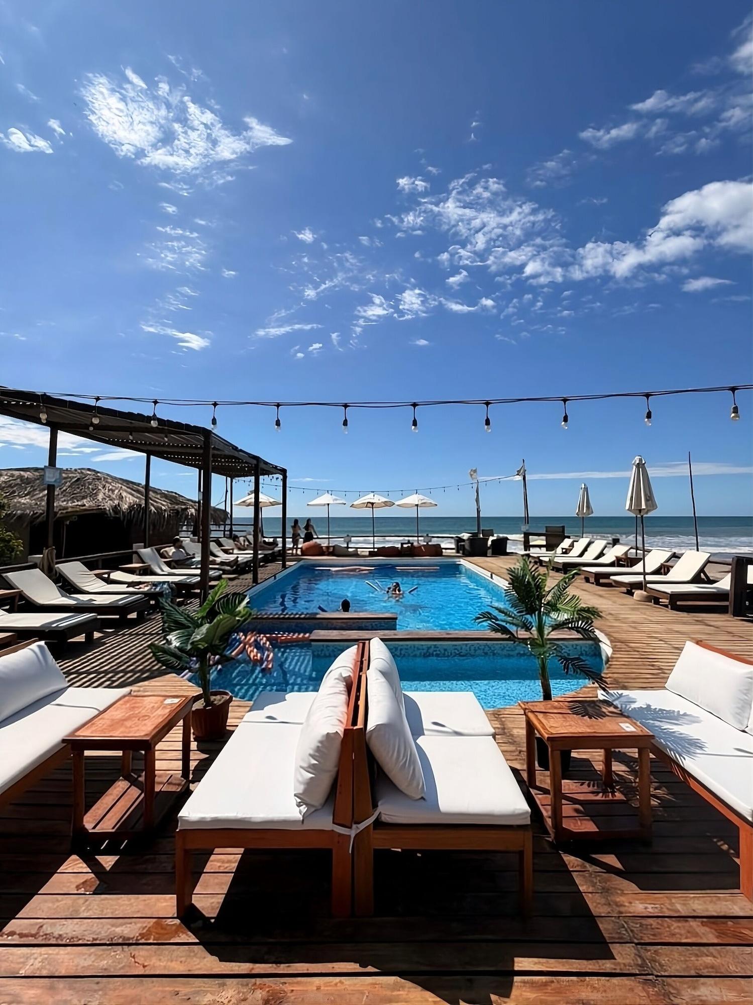 Varios The Point Mancora - Beach Party Hostel