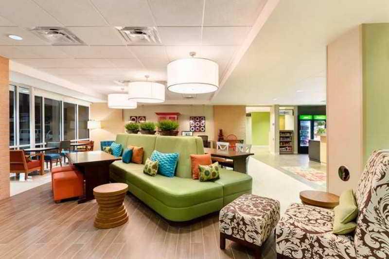 Vista Lobby Home2 Suites by Hilton Omaha West, NE