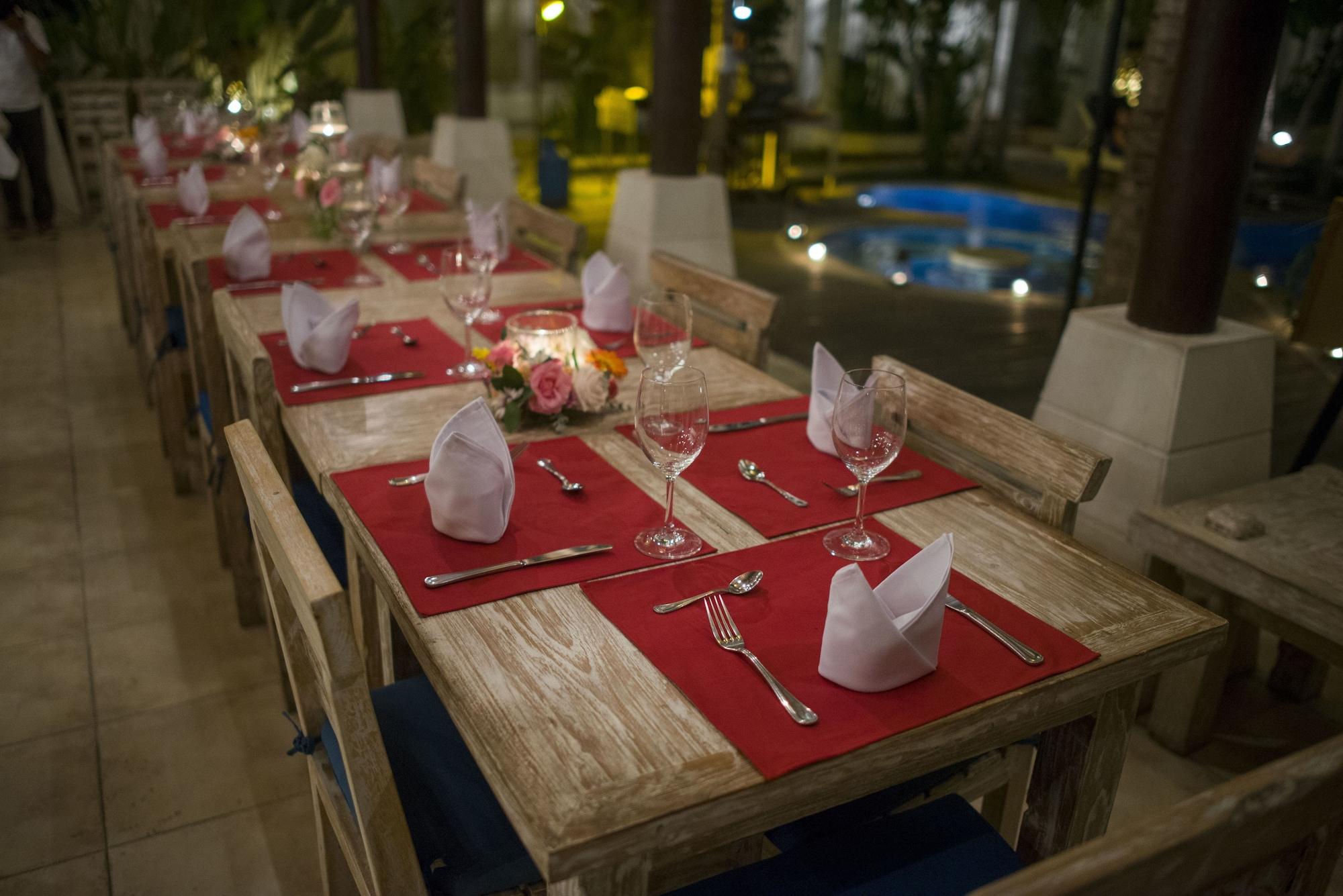 Restaurant Artemis Villa and Hotel