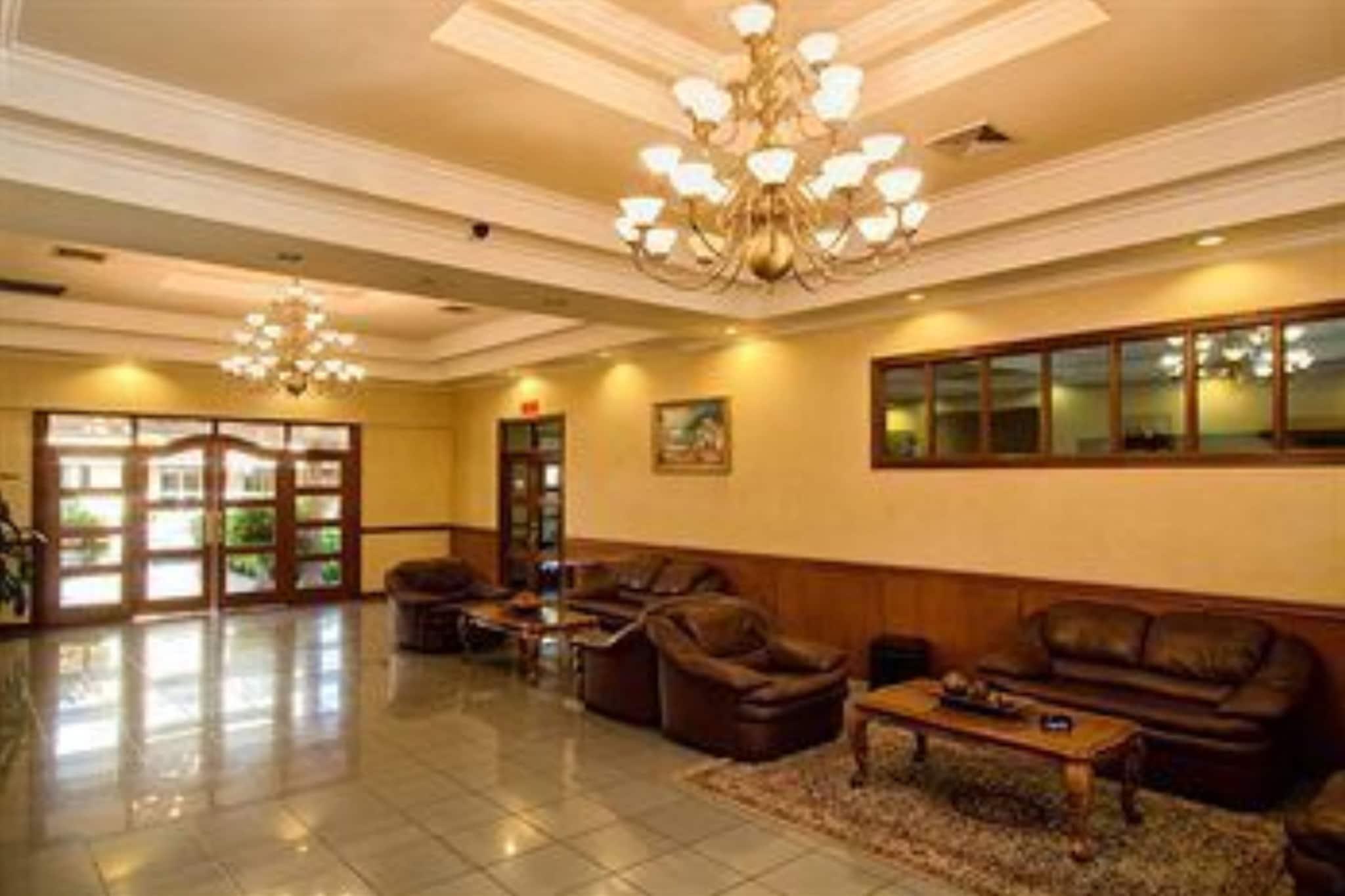 Vista Lobby Tolteka Plaza
