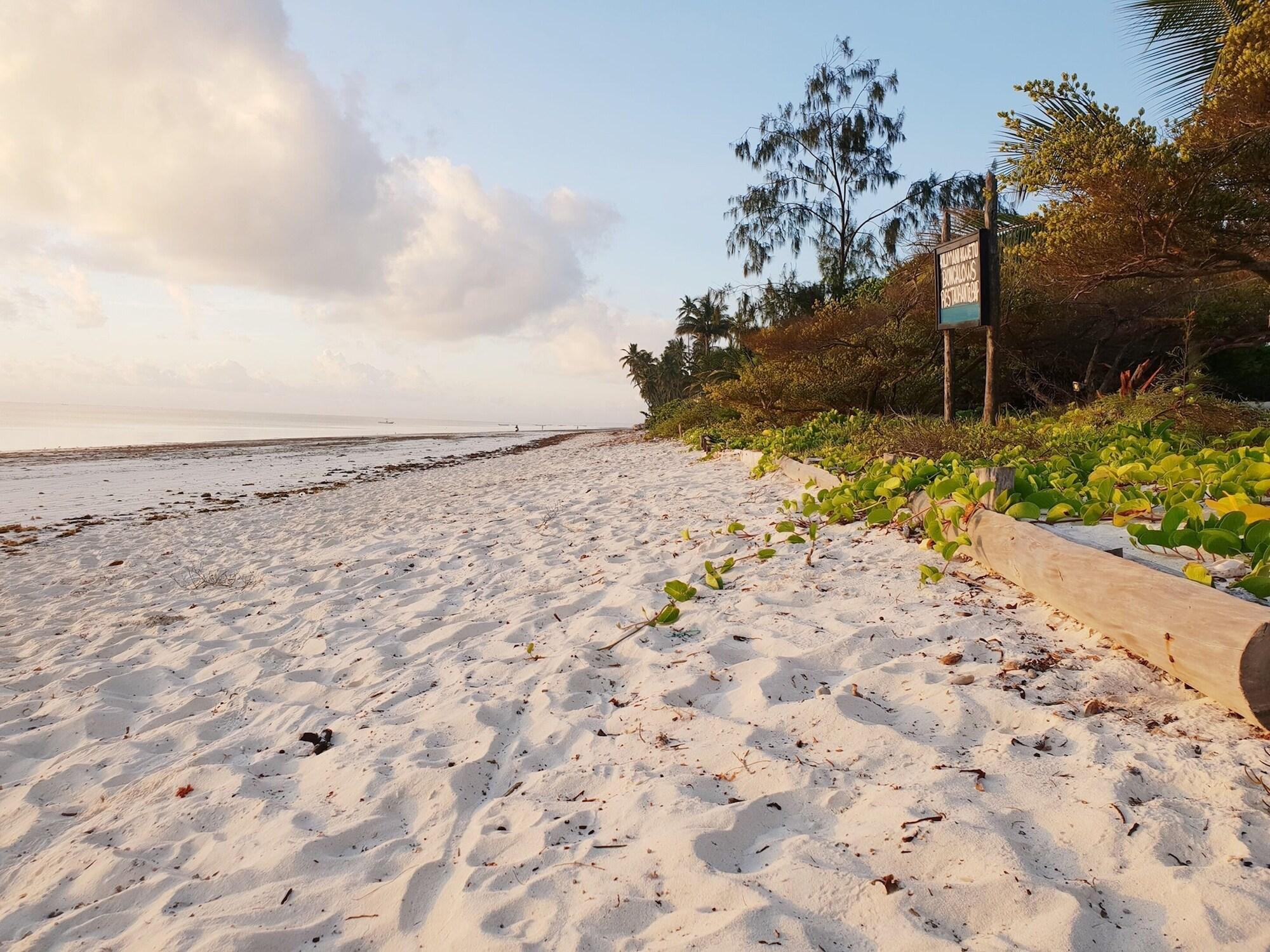 Playa Kilimani Kwetu Beach Hotel