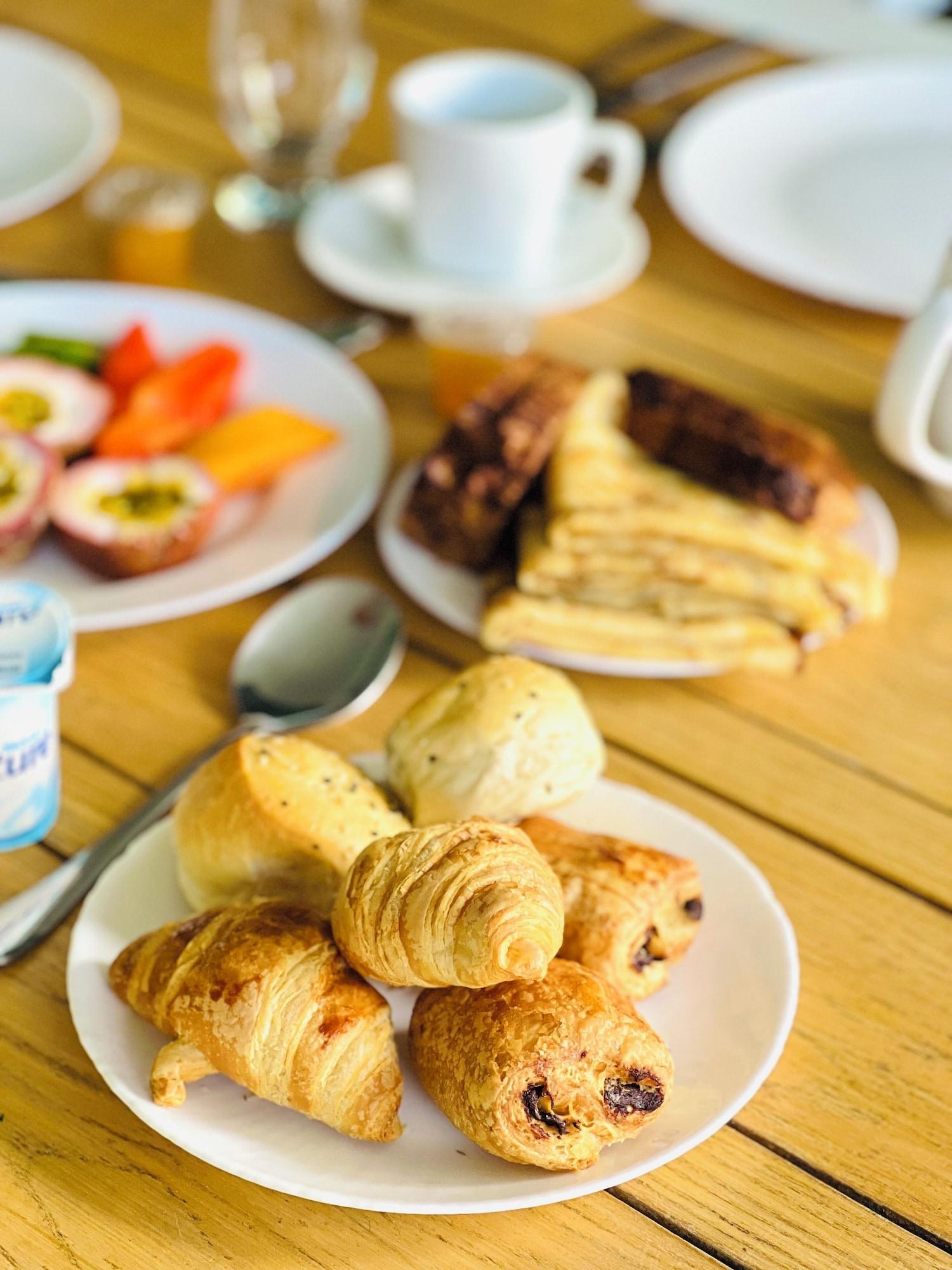 Restaurant Choisy Les Bains with LOV