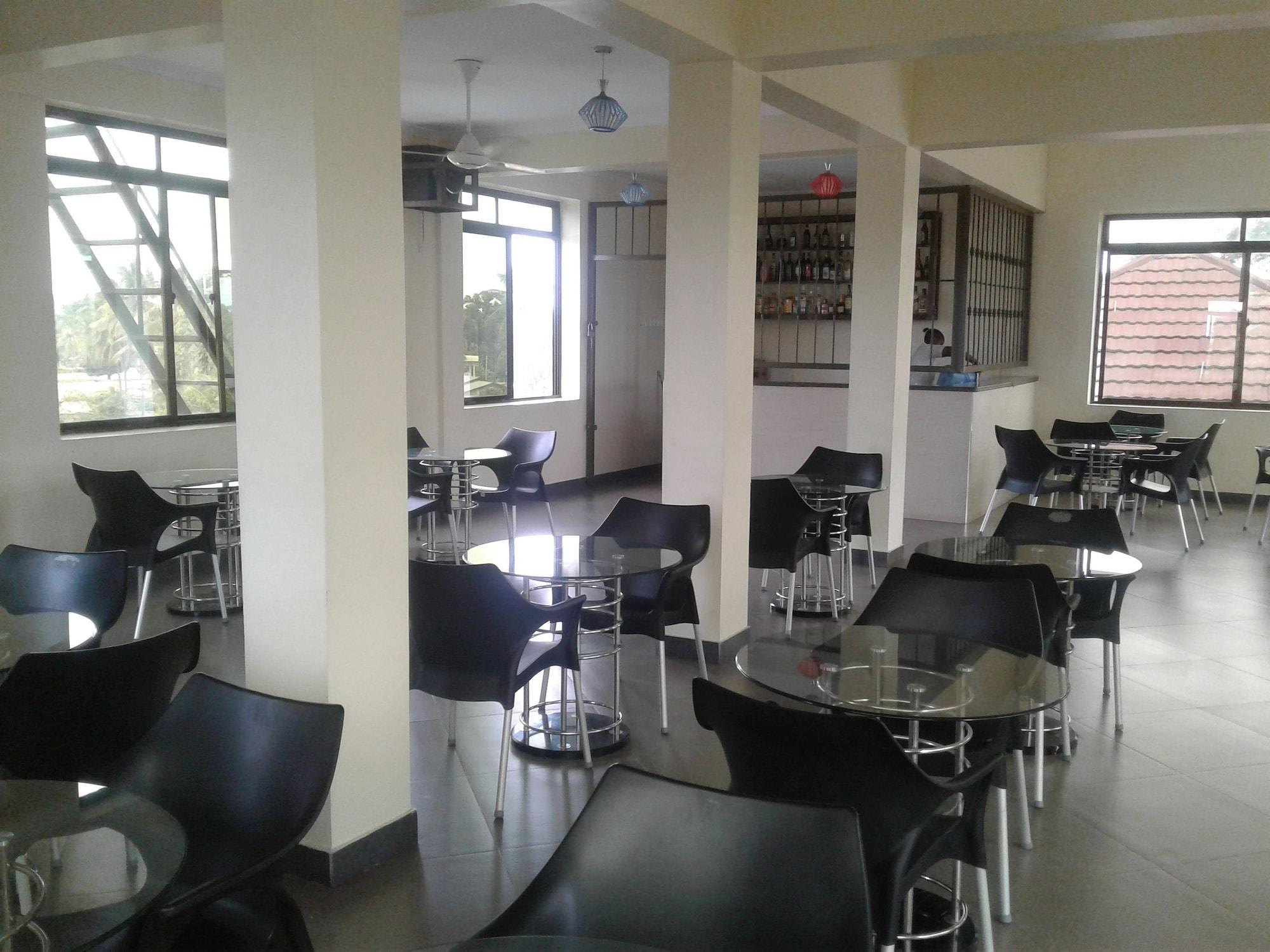 Restaurant FQ Village Hotel