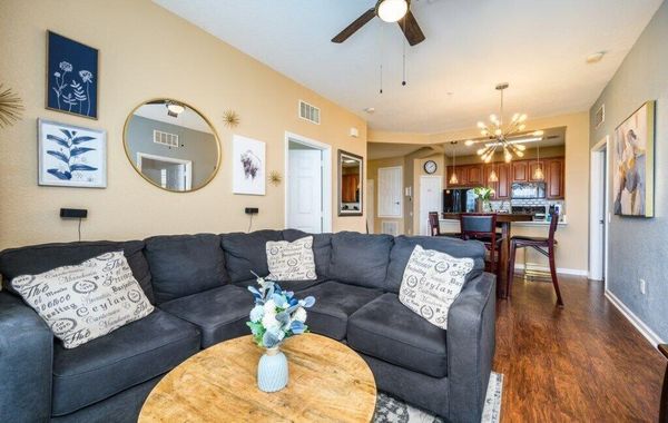 Beautiful Modern Condo, Near the Parks! 3021 - Hoteles cerca de Cerca del Aeropuerto en Orlando