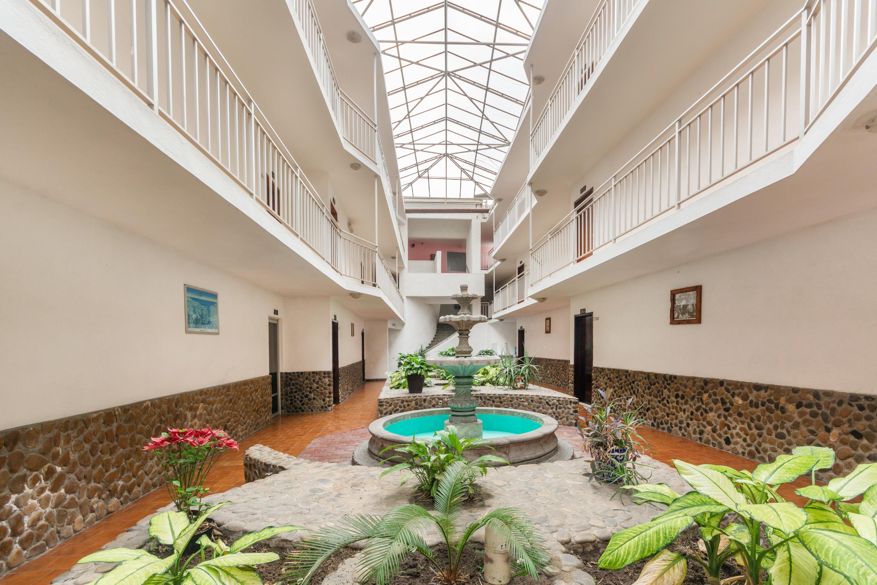 Vista Interior OYO Hotel Casa Blanca