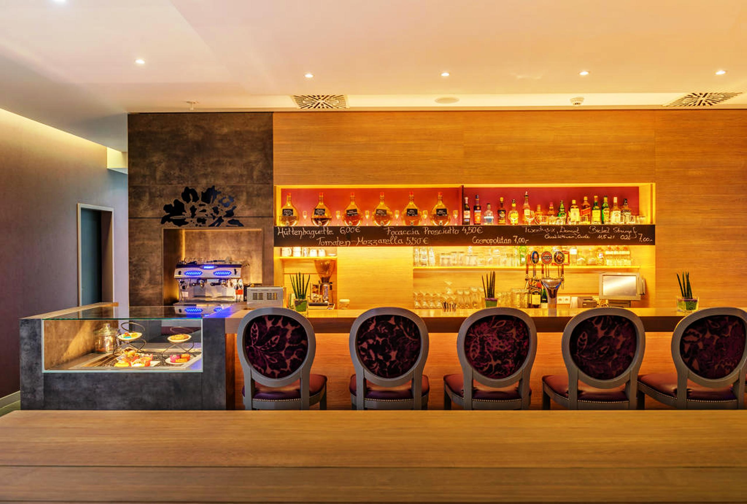 Bar/Salón Premier Inn Nuernberg City Nordost