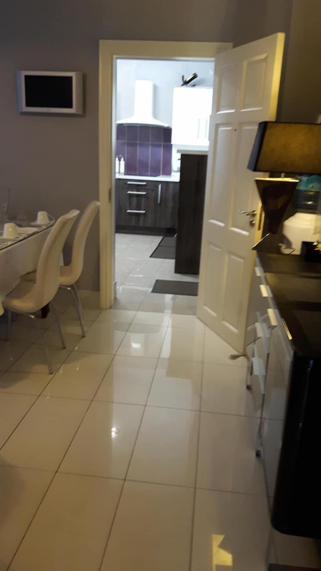 Equipamiento de Habitación Almara House