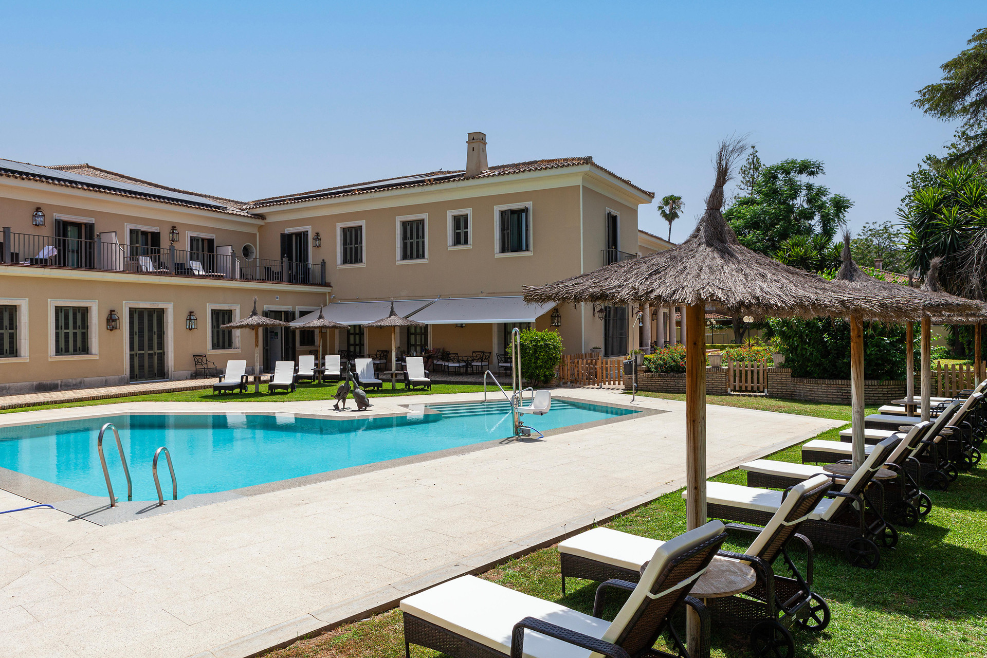 Vista Piscina Hotel Villa Jerez