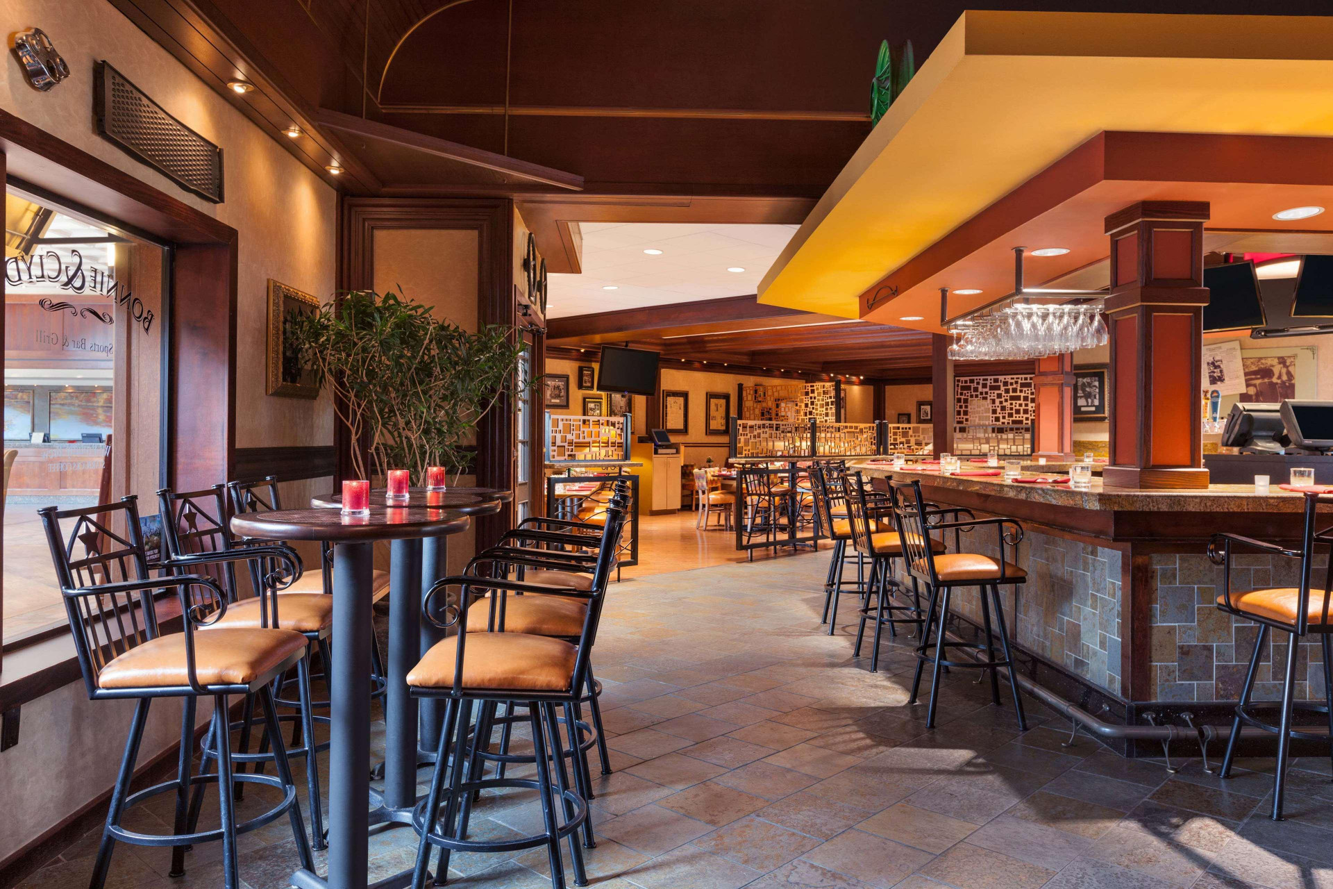 Restaurant Hilton DFW Lakes Executive Conference Center