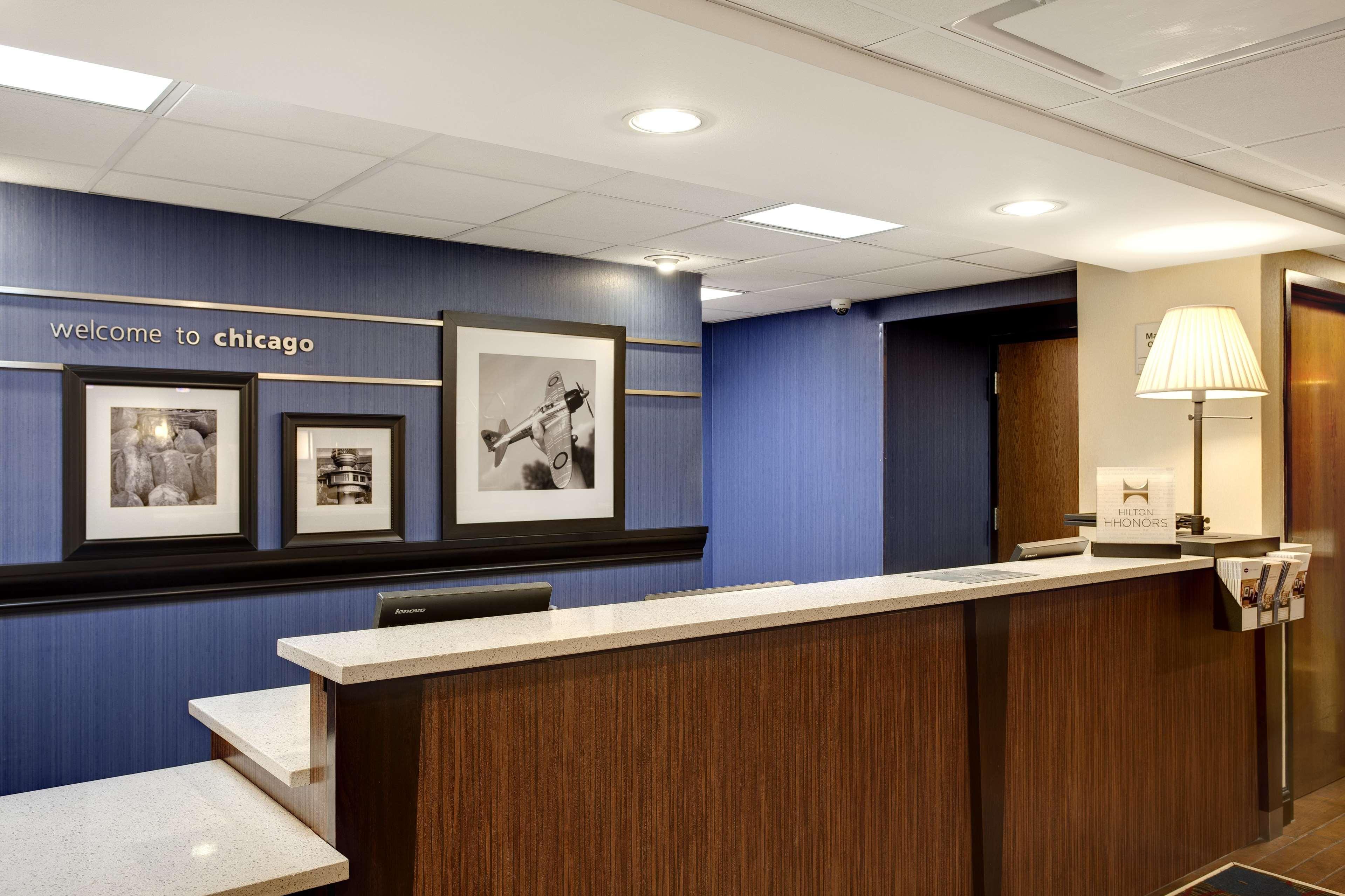 Vista Lobby Hampton Inn Chicago-O'Hare International Airport