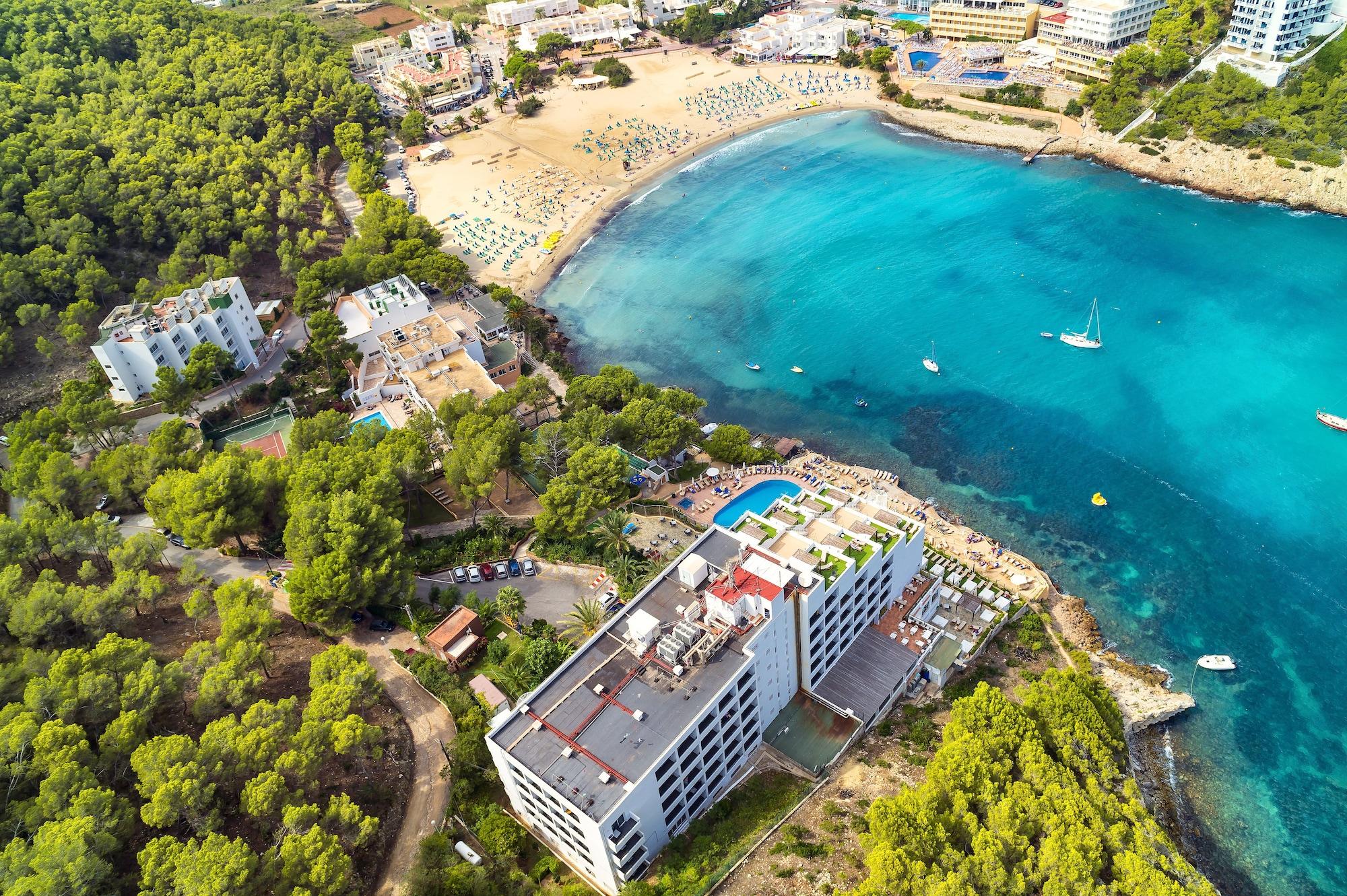 Vista Exterior Palladium Hotel Cala Llonga - Adults Only