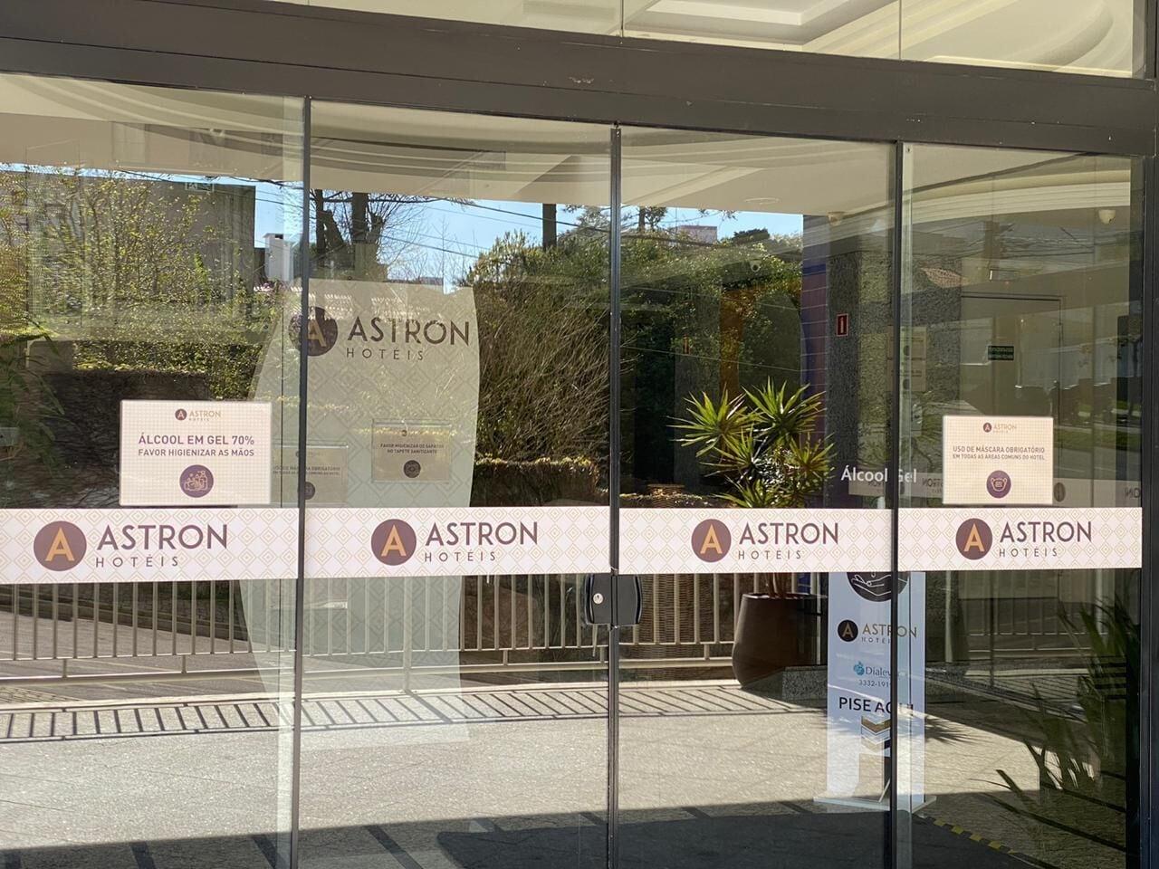 Vista Exterior Astron Suítes São José dos Pinhais by Nobile
