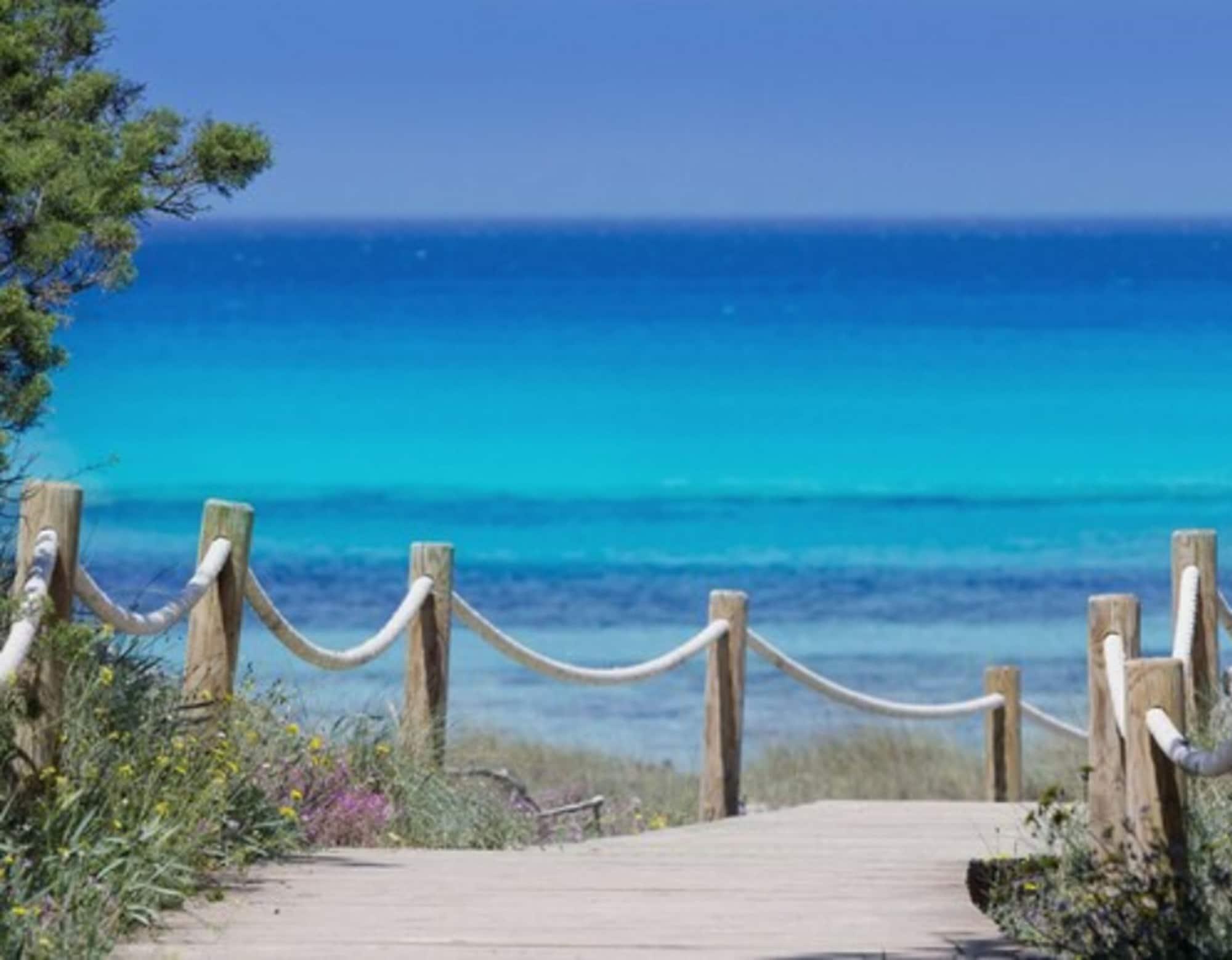 Playa Hostal Santi