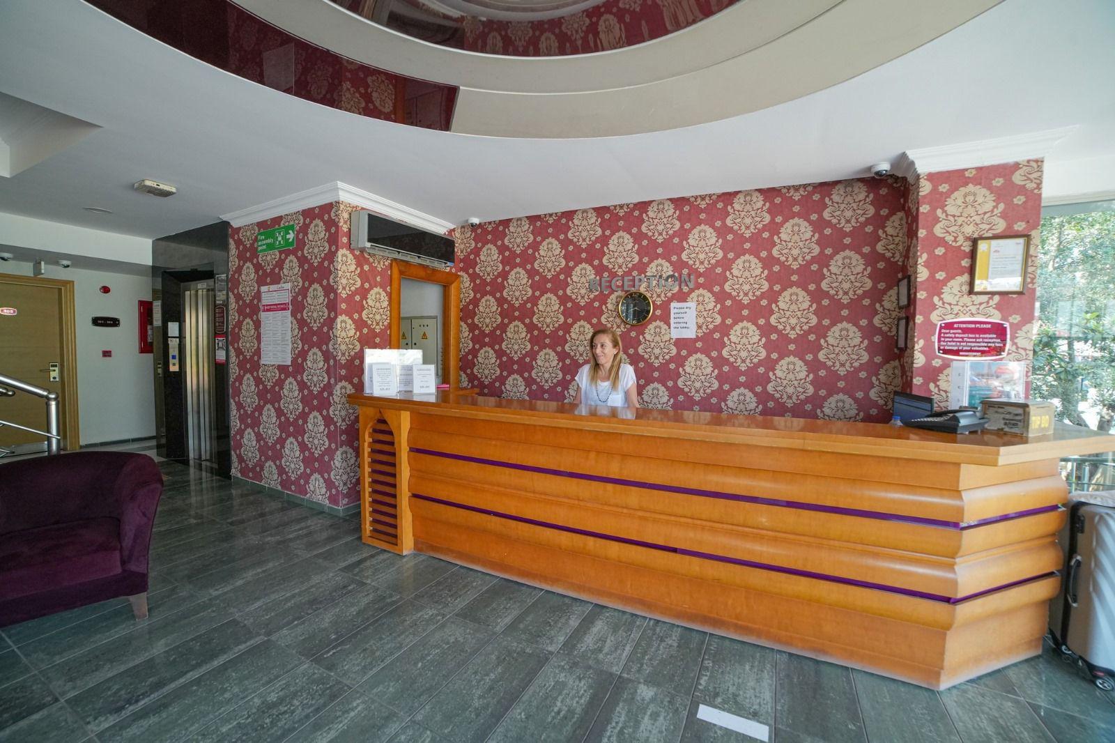 Vista Lobby Candan Apart