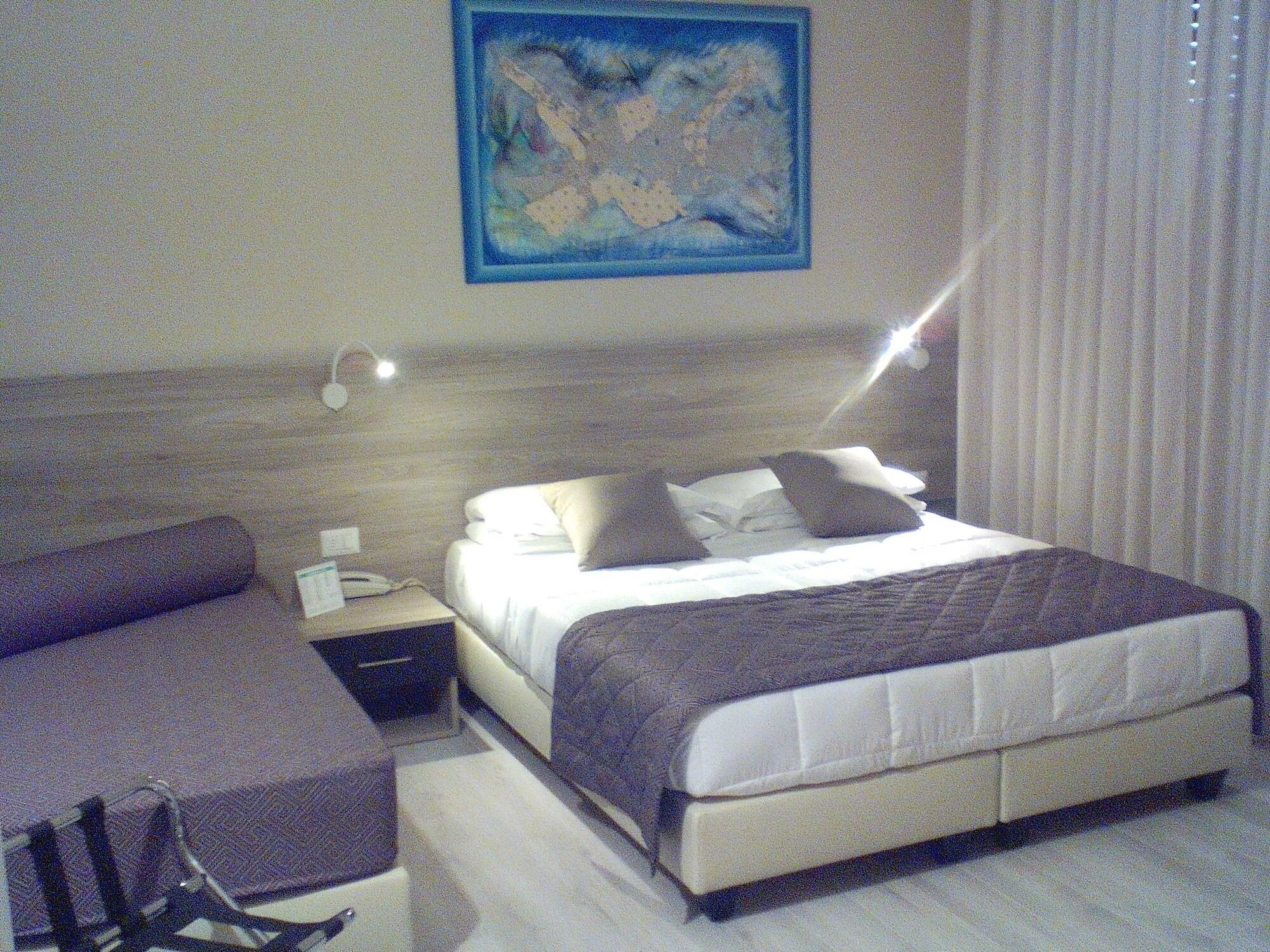 Varios Hotel Città