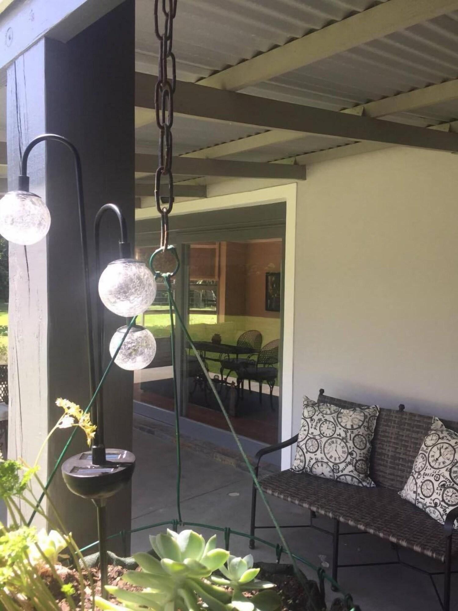 Varios Burrough place