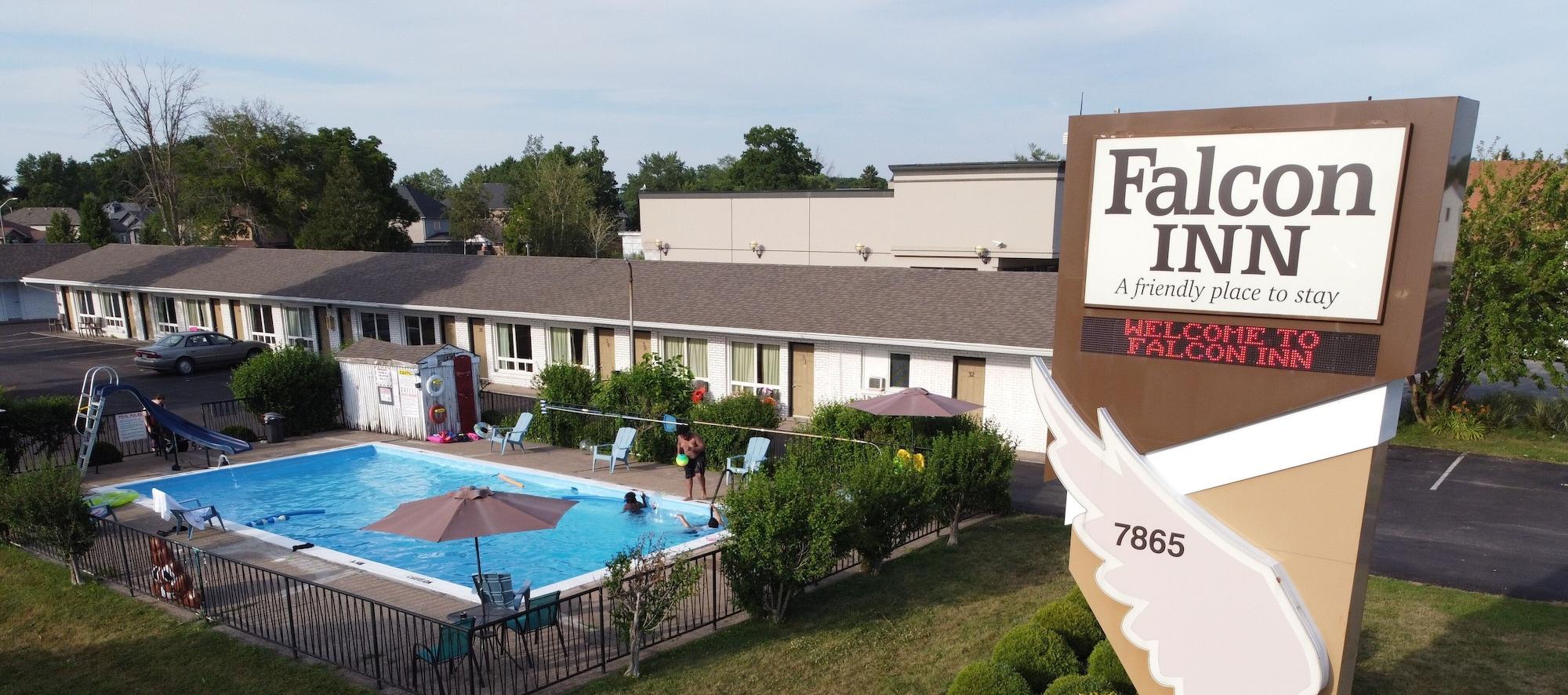 Varios Falcon Inn