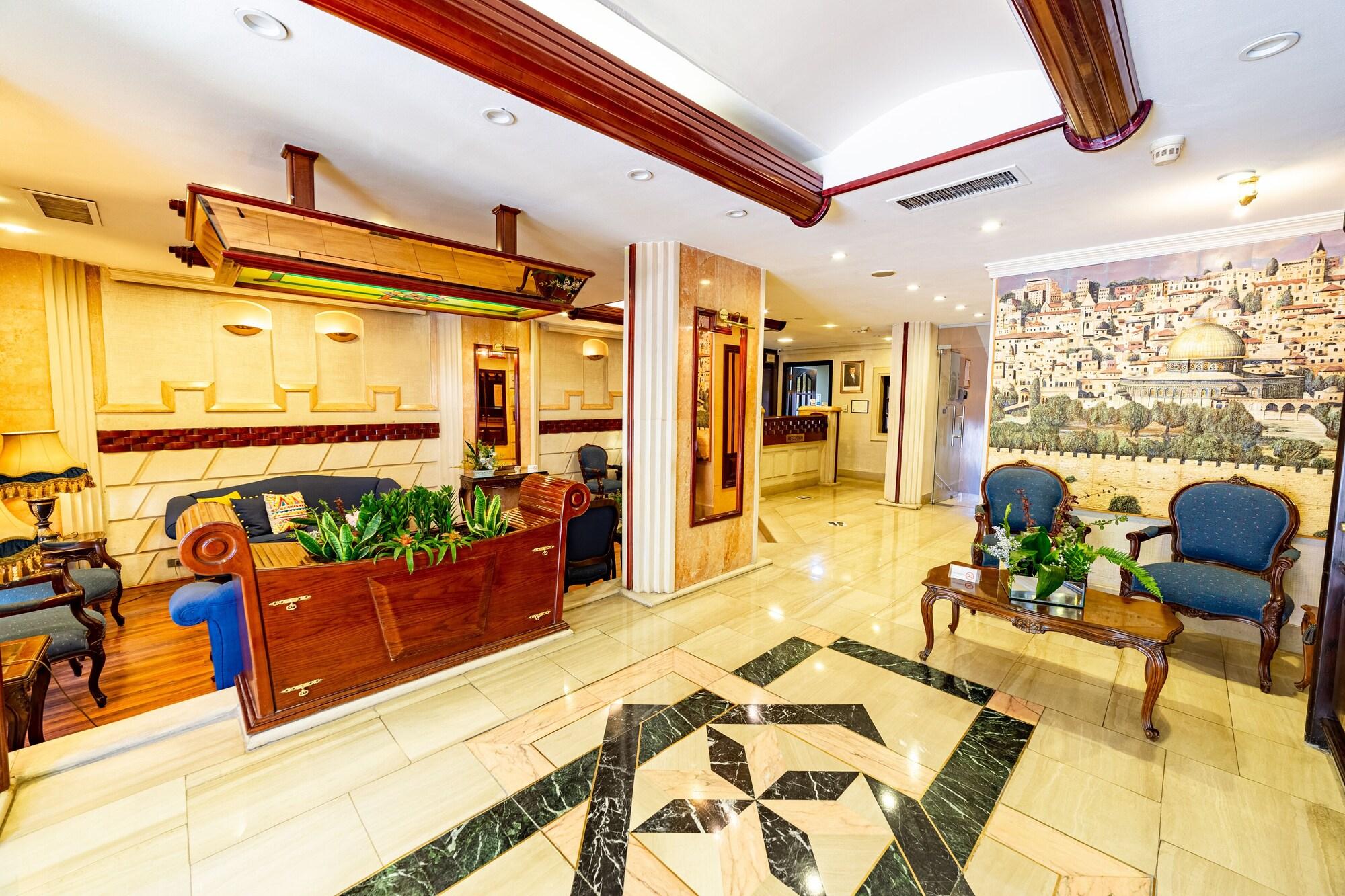 Vista Lobby Comfort Hotel Suites