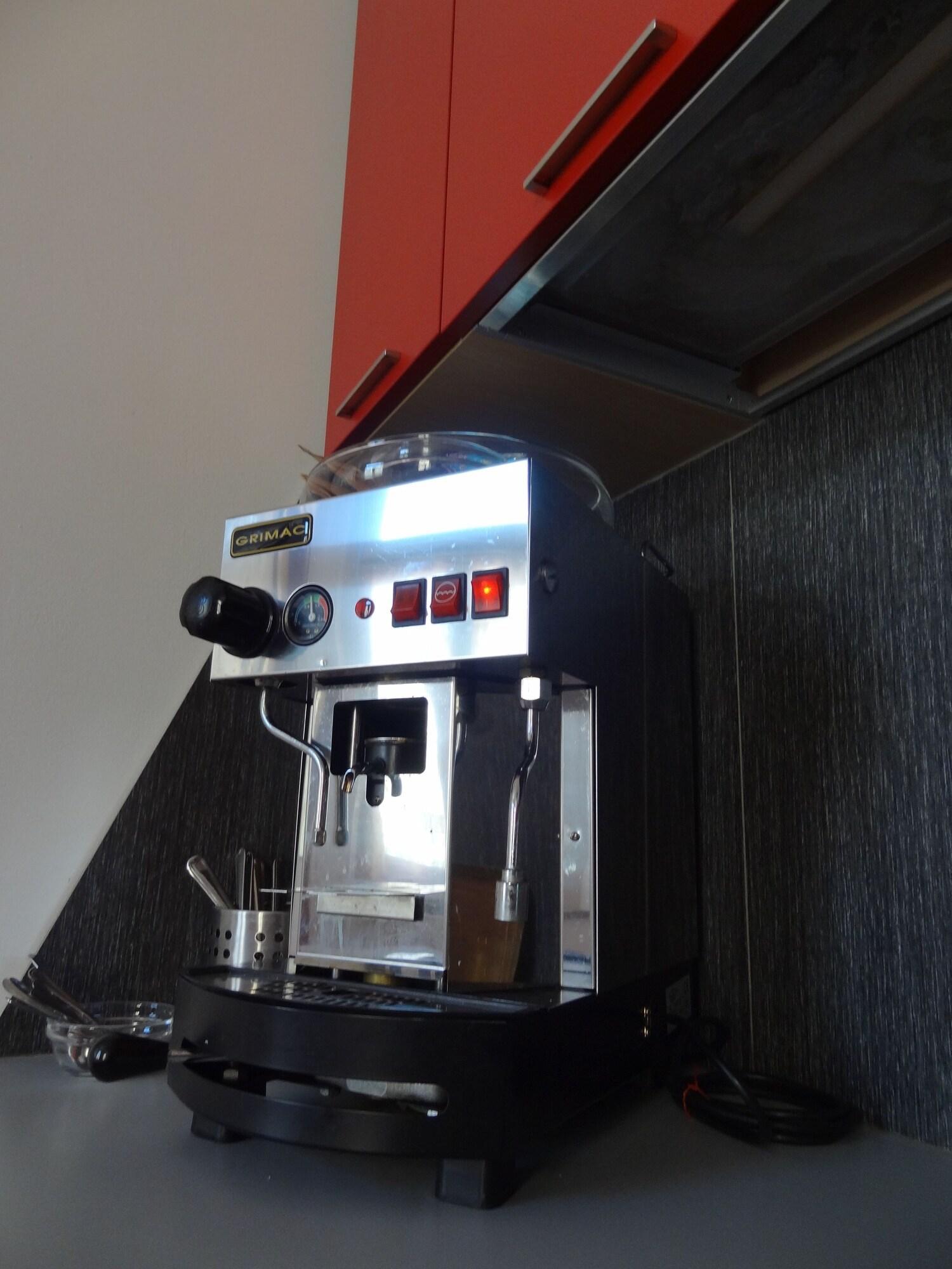 Bar/Salón B&B Prenditempo