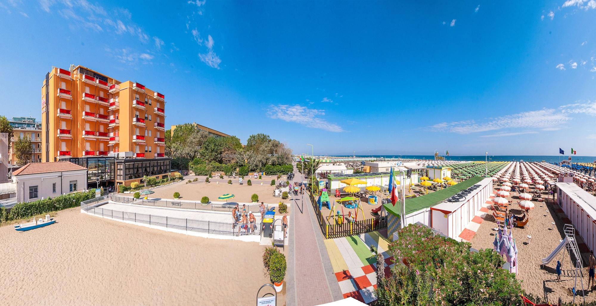 Vista Exterior Hotel Ariane