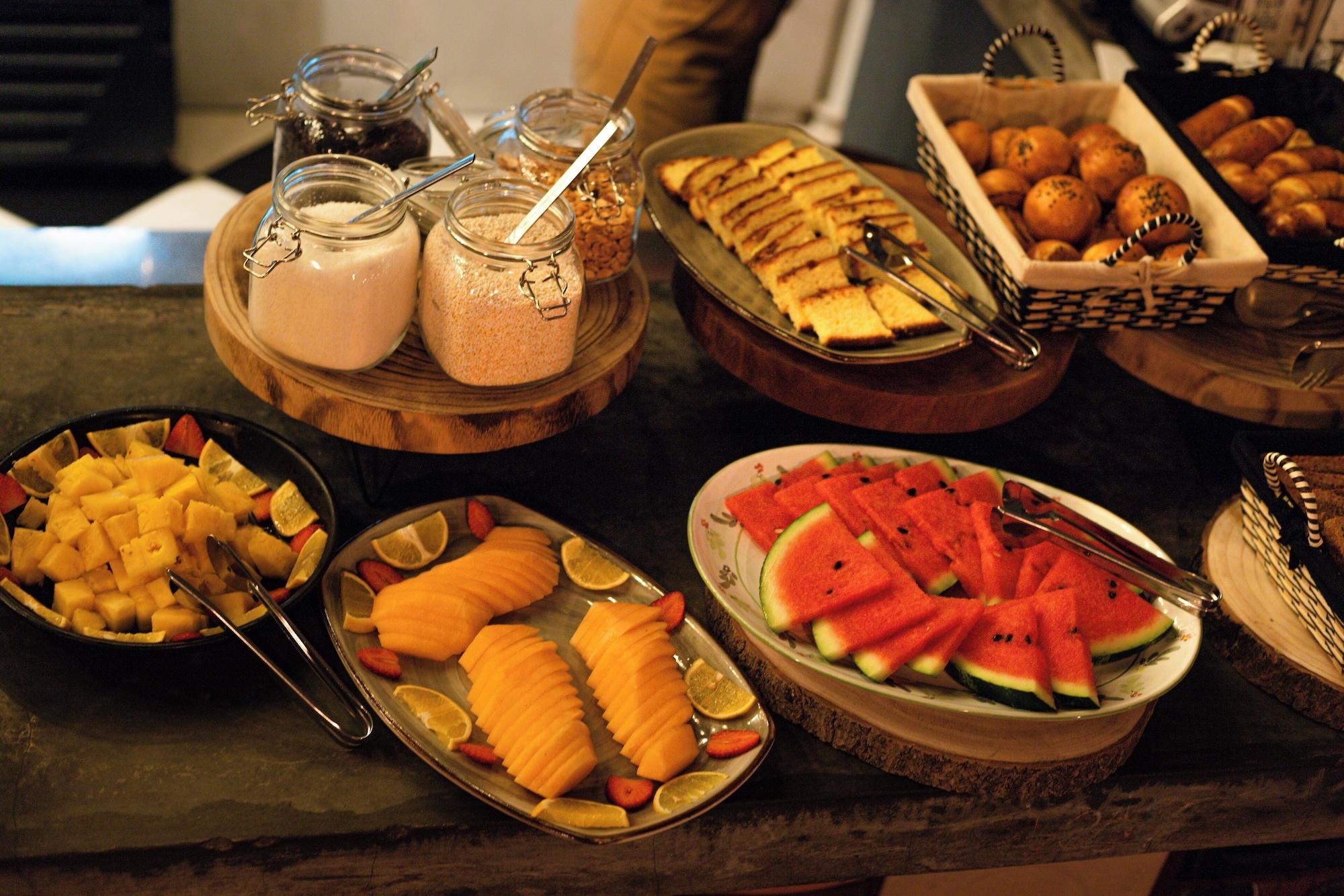 Restaurant Miraflores NAIA Apartments