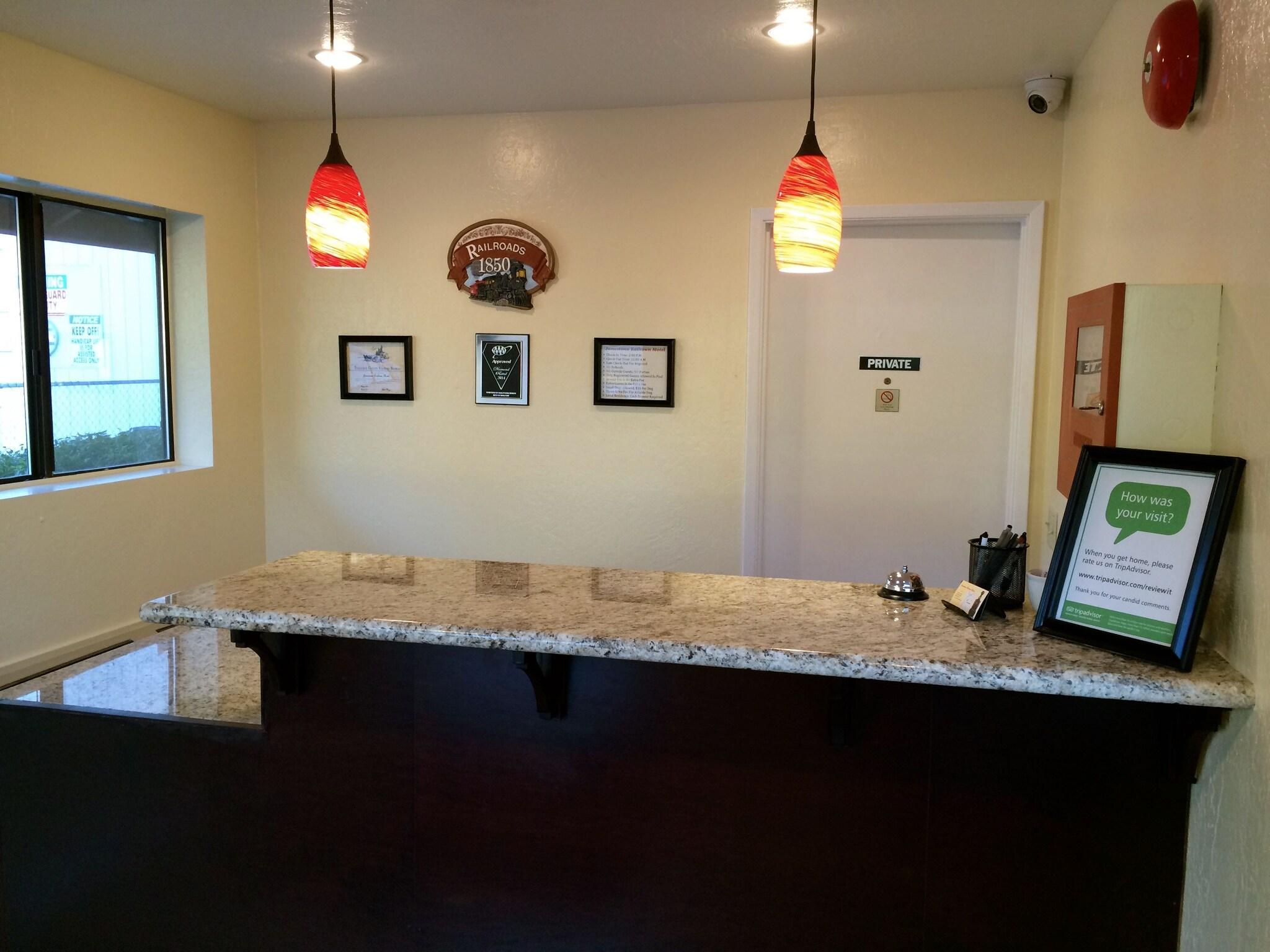 Vista Lobby Jamestown Railtown Motel