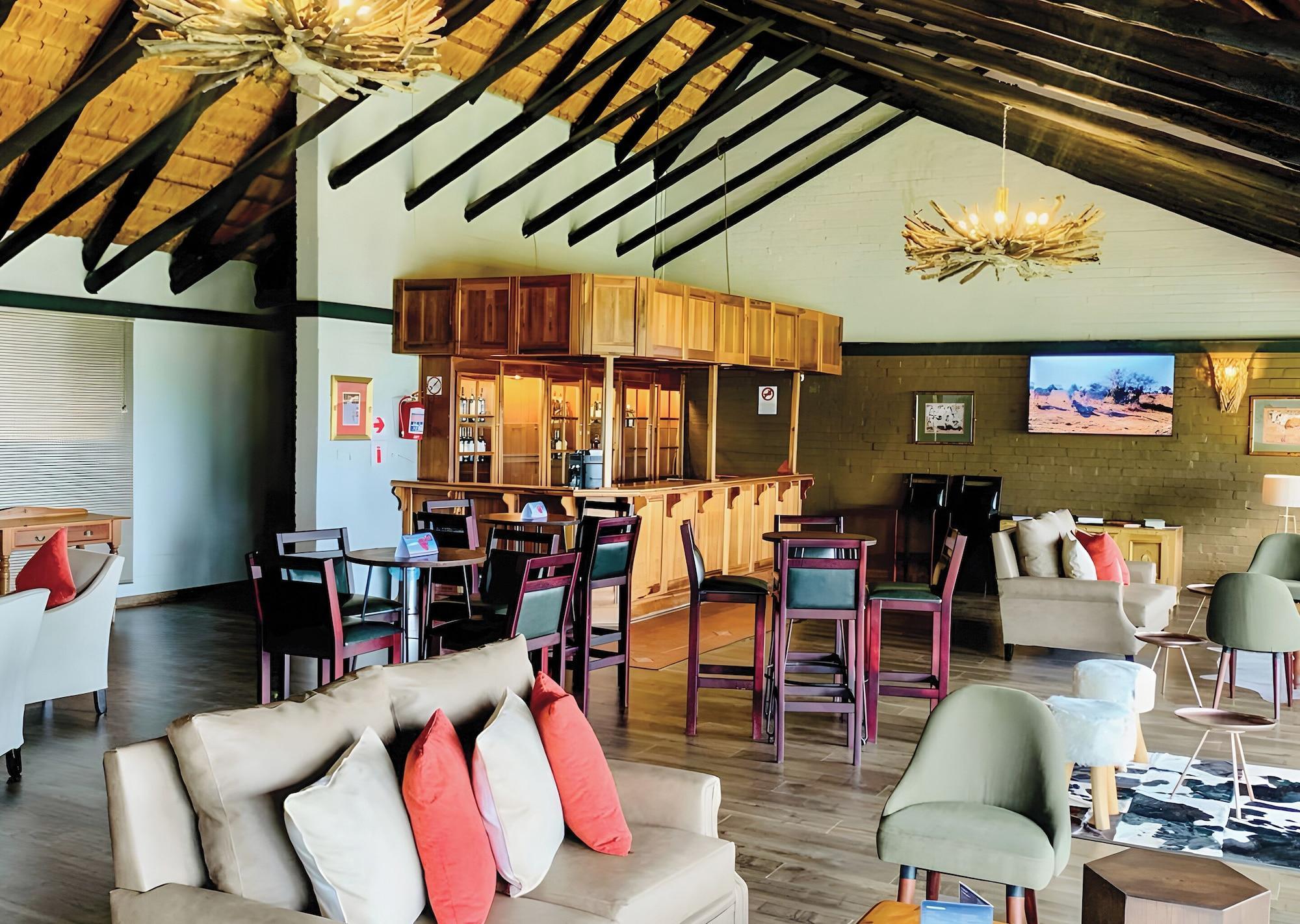 Bar/Salón Little Switzerland Resort