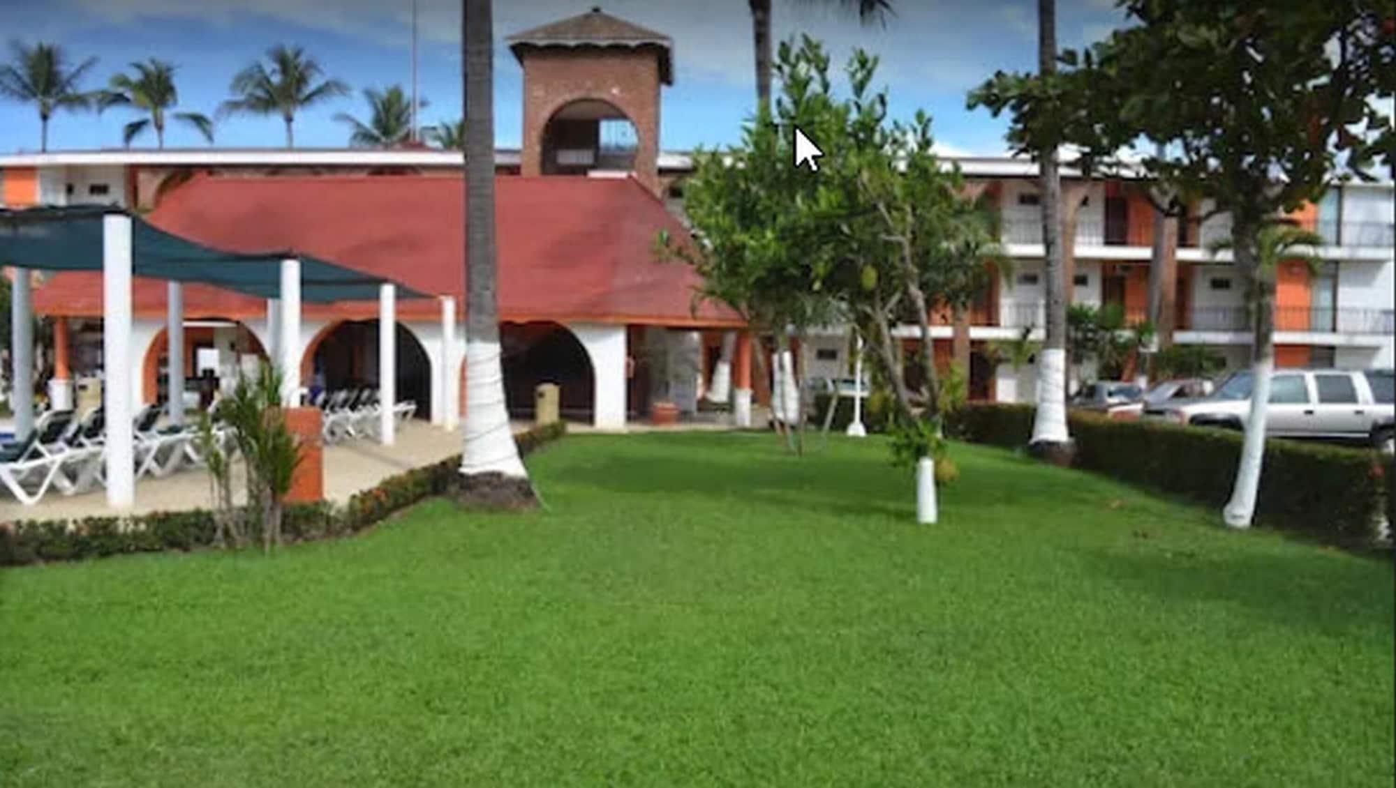 Instalaciones Recreativas Costa Alegre Hotel & Suites