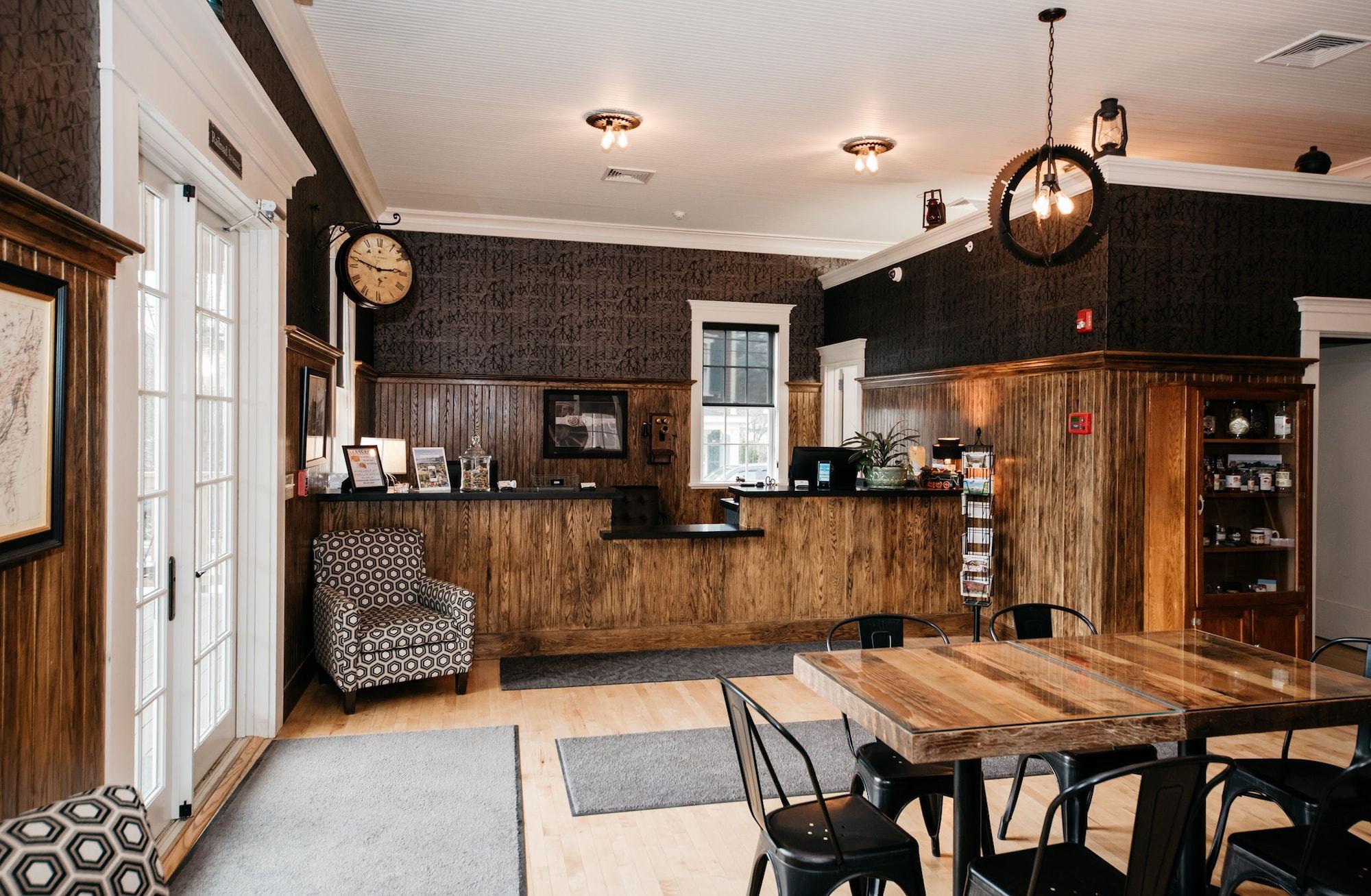 Vista Lobby The Railroad Inn
