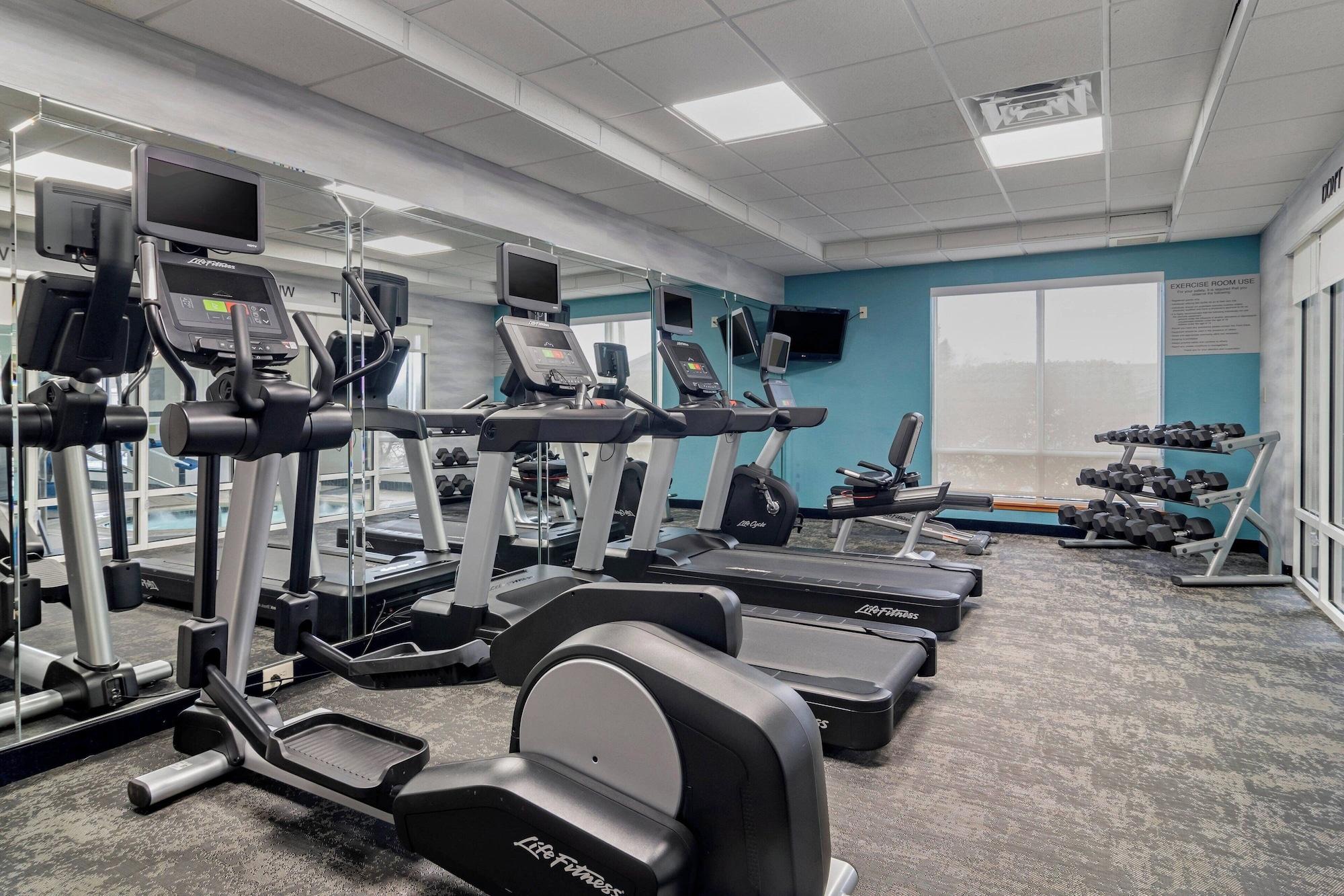 Gimnasio Fairfield Inn & Suites by Marriott Commerce