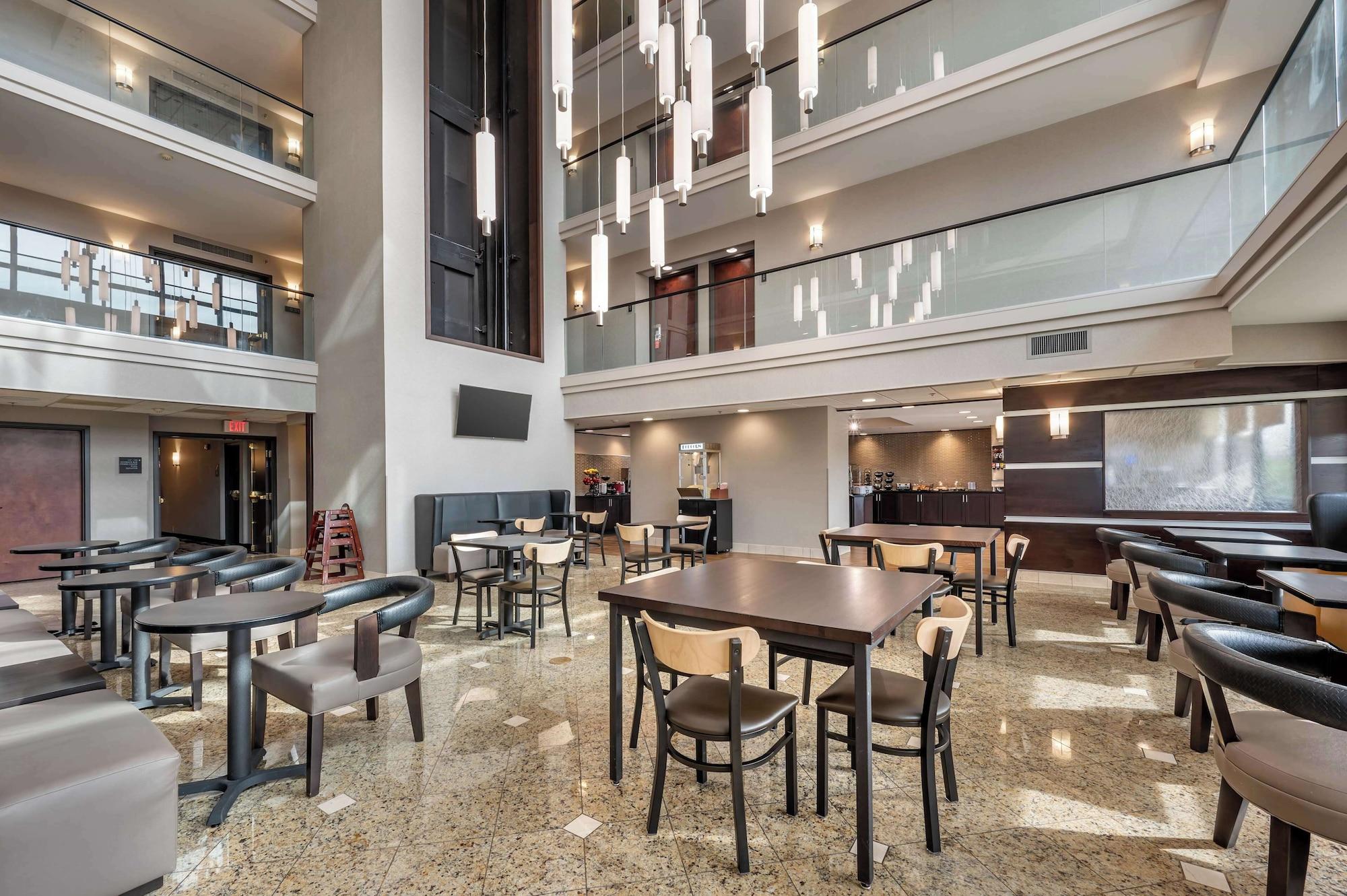 Vista Lobby Drury Inn & Suites Champaign
