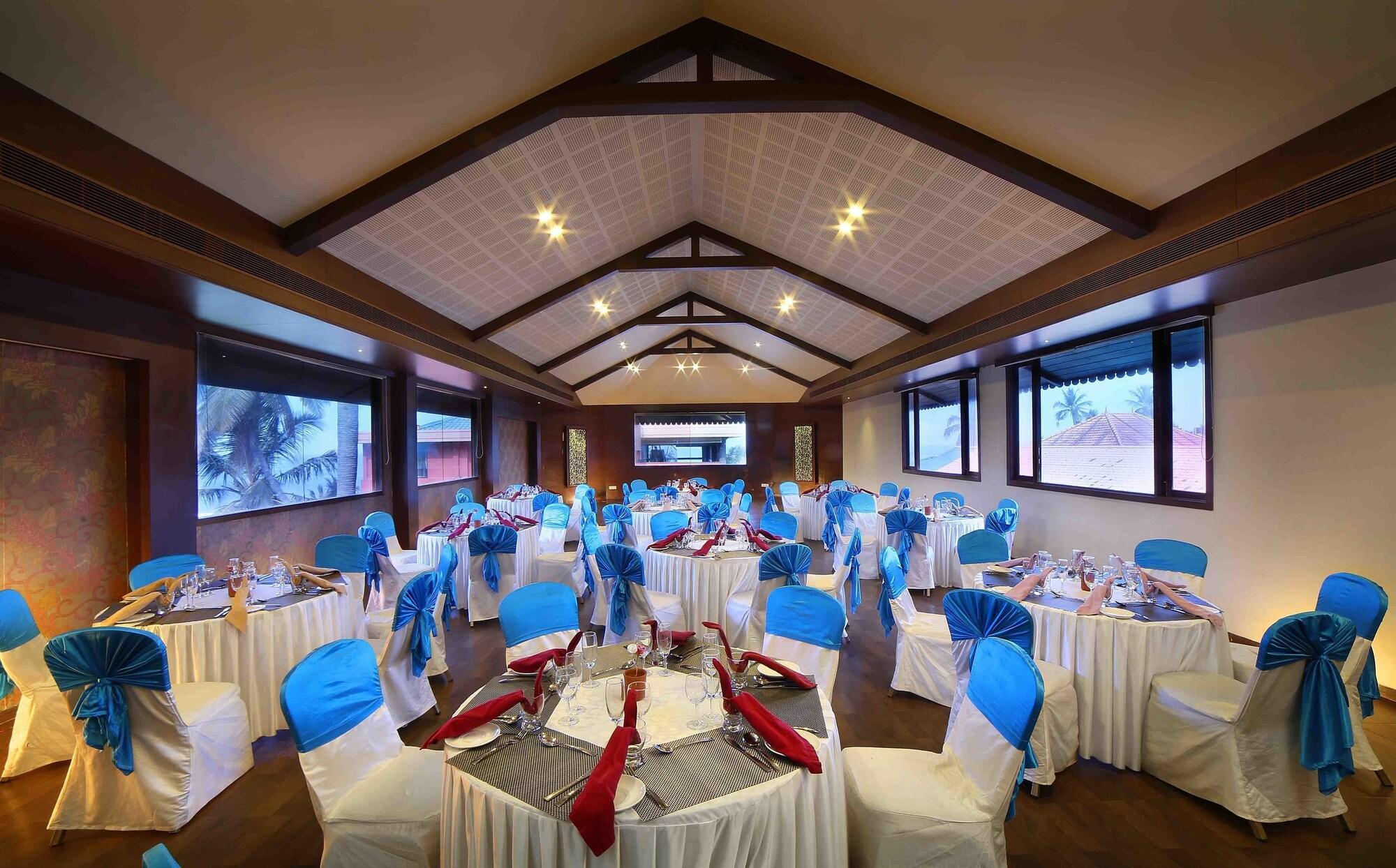 Centro de Negocios Uday Suites Garden Hotel