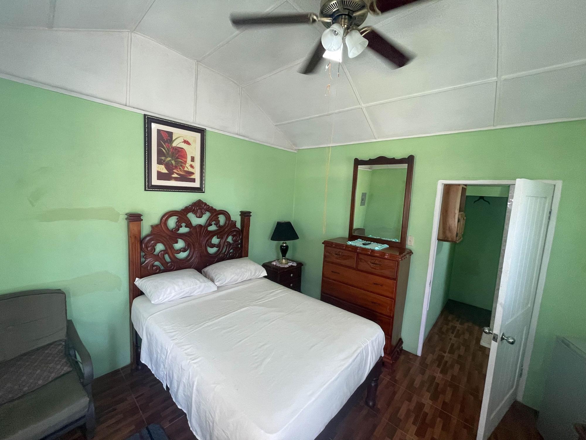 Set de Habitación Little Shaw Park Guest House