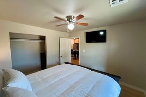 Alquiler Vacacional - NEW! 2 King Beds, Clean, Close to Casinos Safe and Quiet!