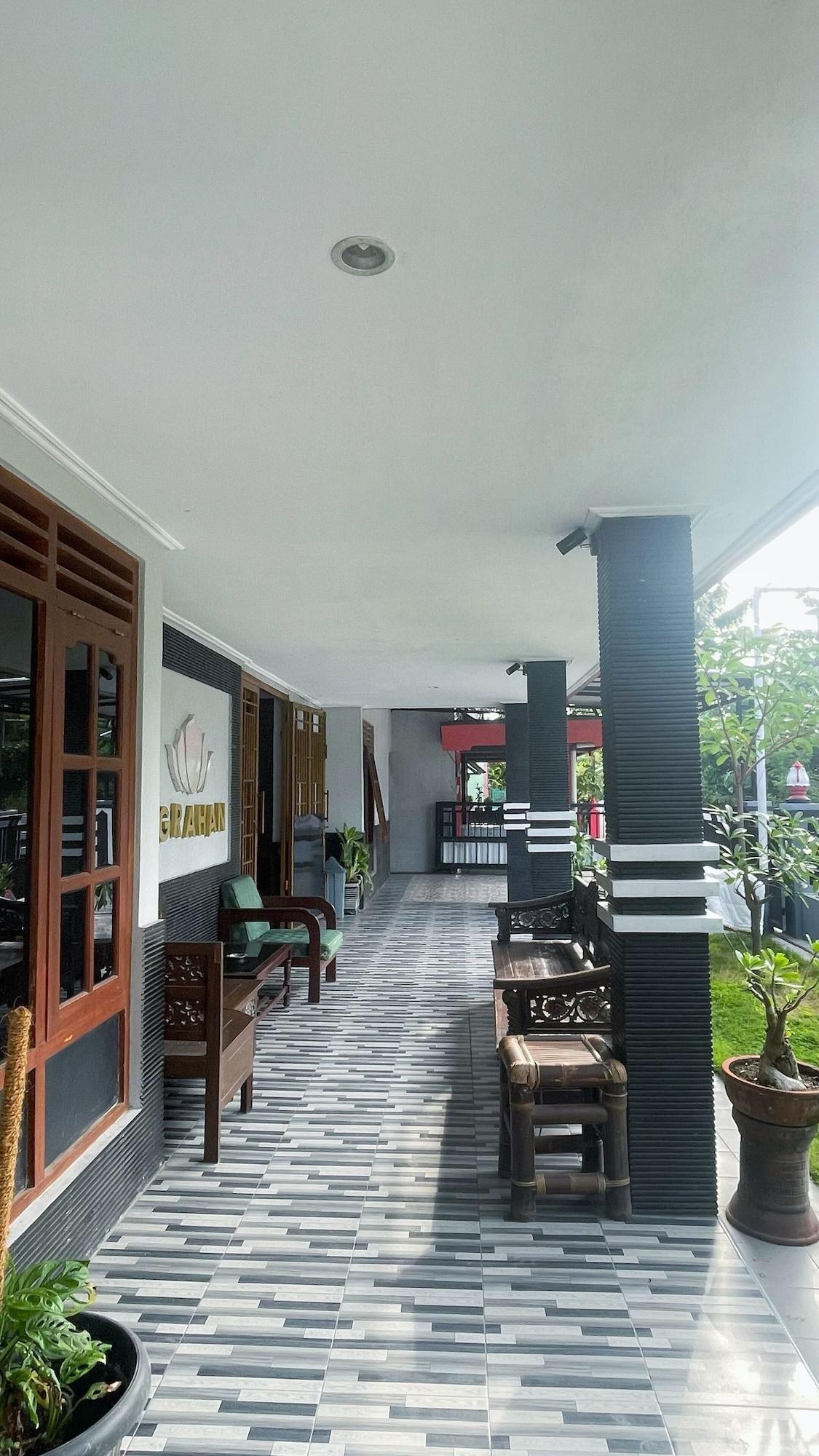 Vista Exterior Wisma Sanggrahan