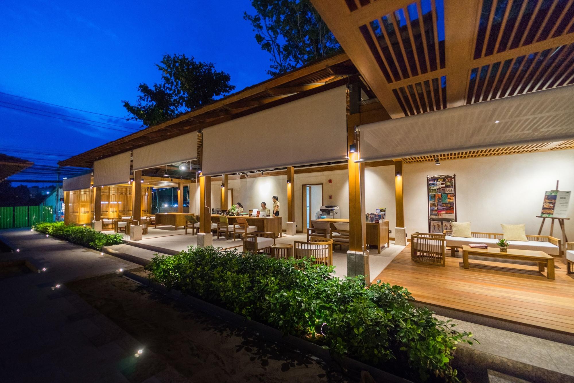 Vista Lobby Banana Fan Sea Resort