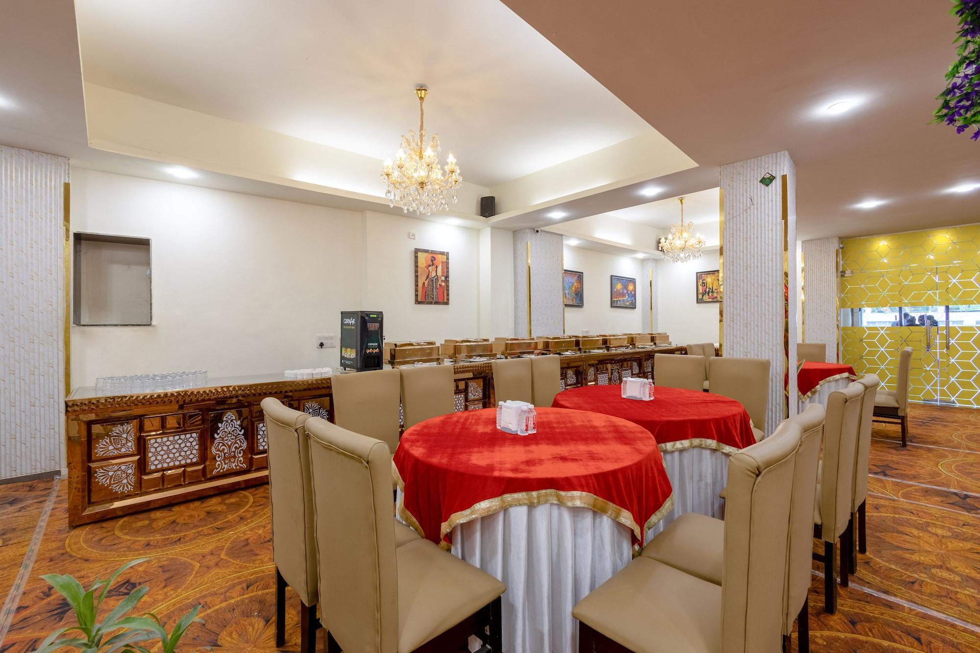 Restaurant Airport Hotel Tashree