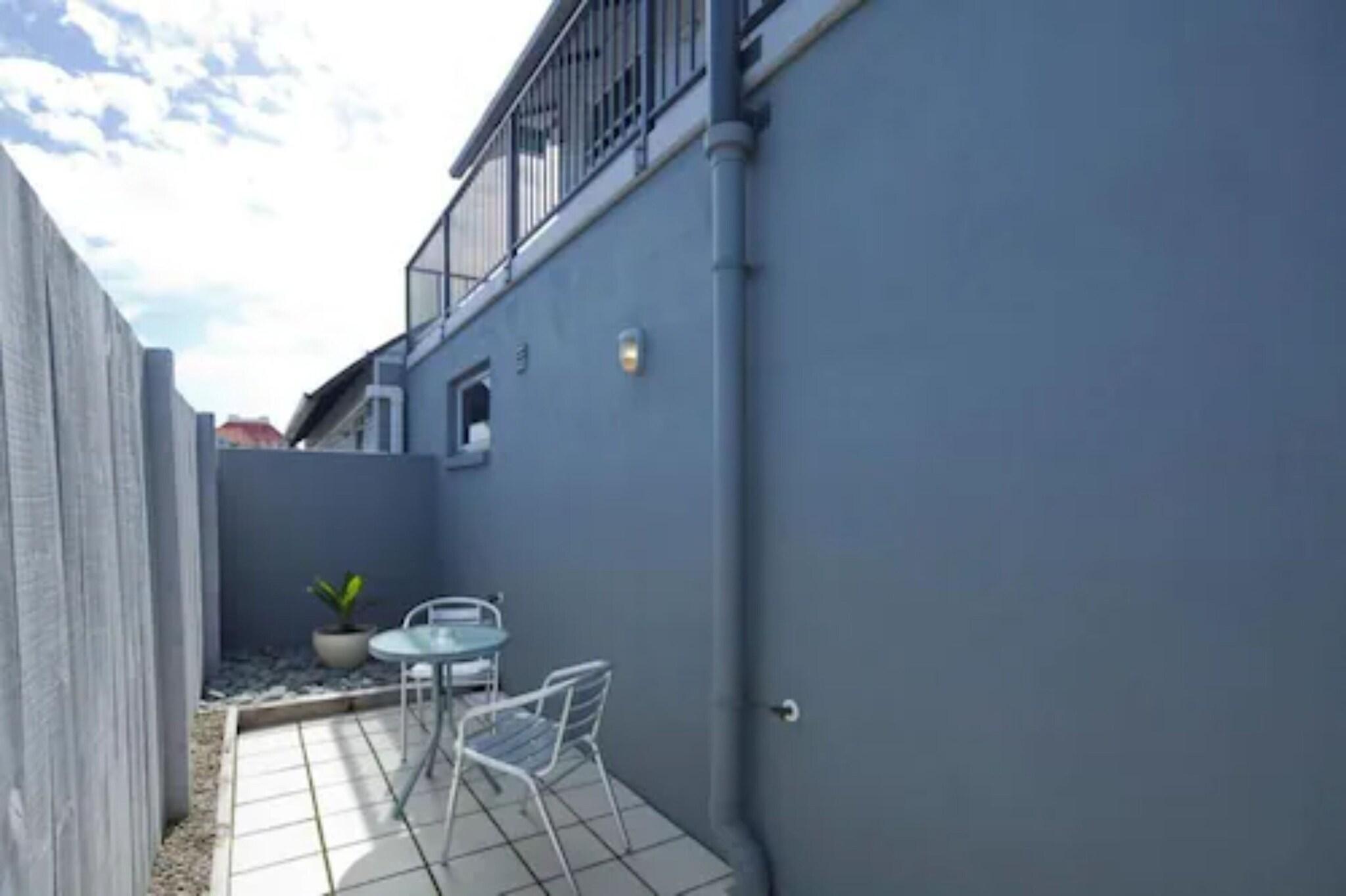 Varios Atrium on Ulster