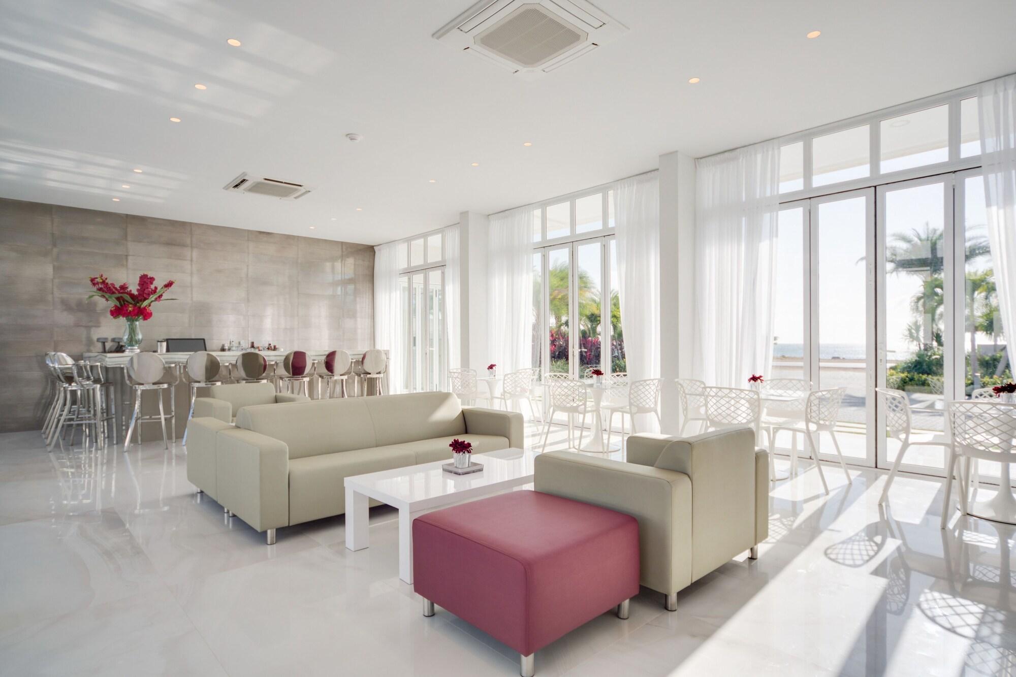 Vista Lobby Ocean Z Boutique Hotel