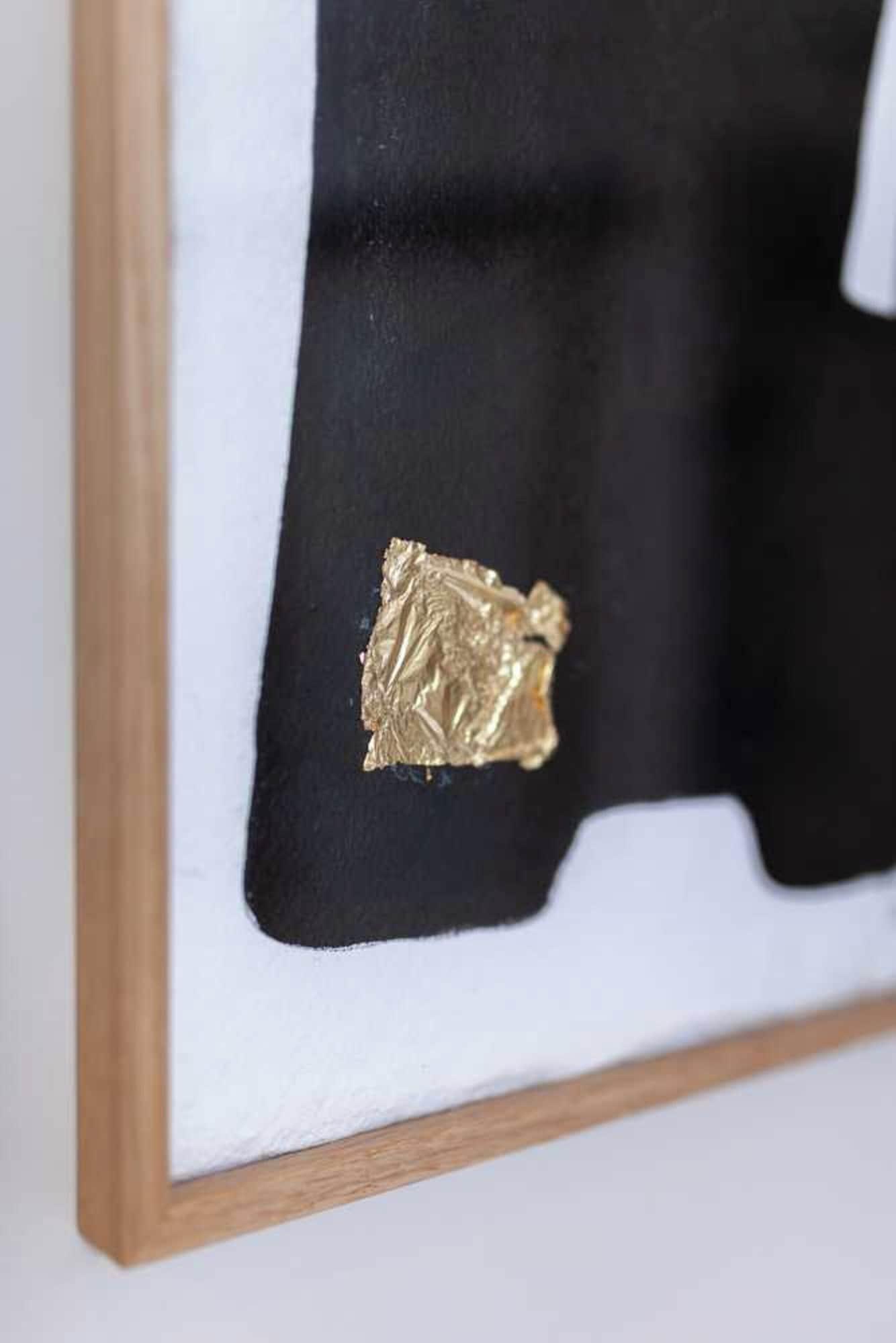 Varios Hotel Tinah: Elegance and Comfort Near the Champs-elysees