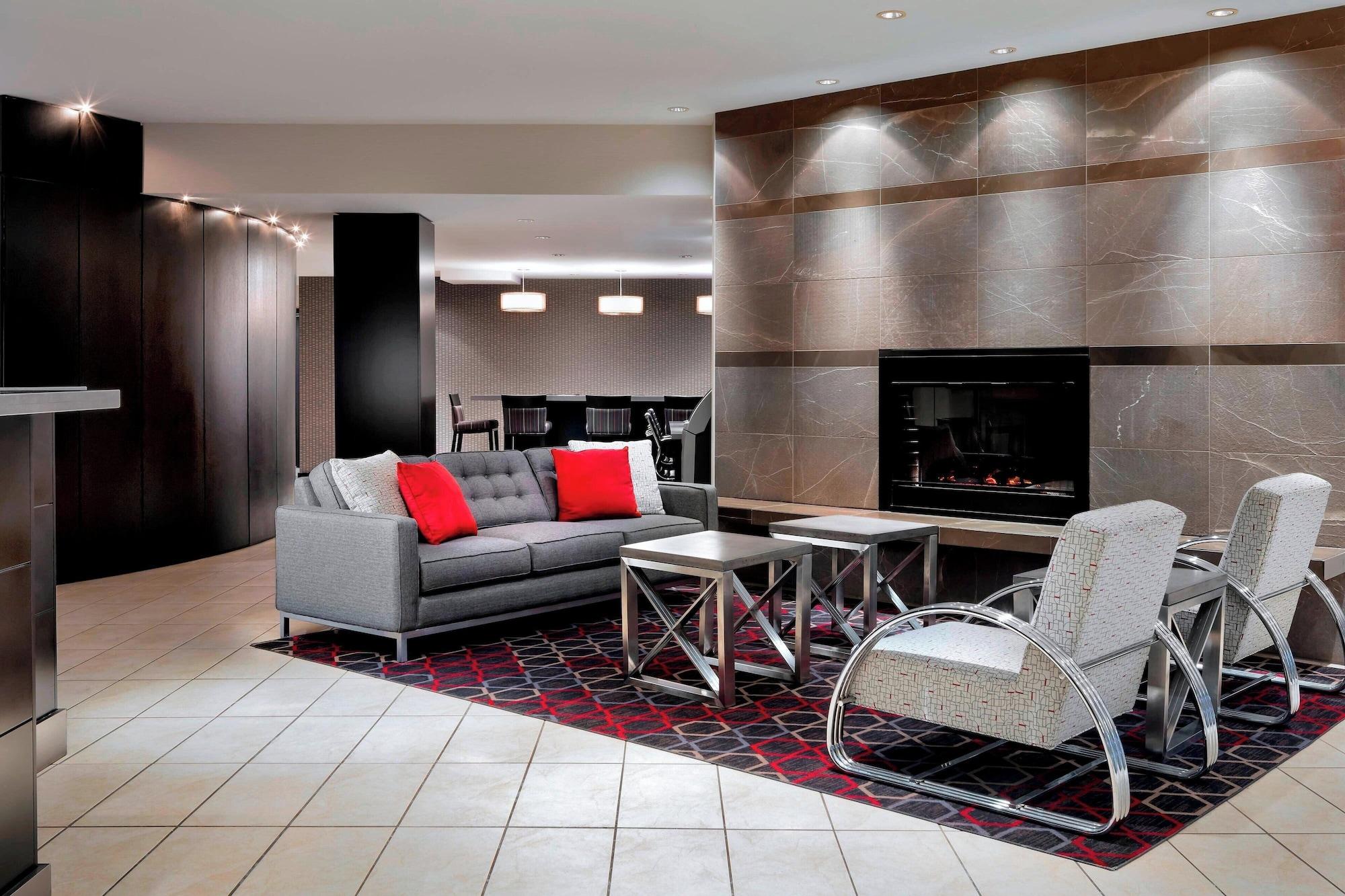 Vista Lobby Four Points by Sheraton Mississauga Meadowvale