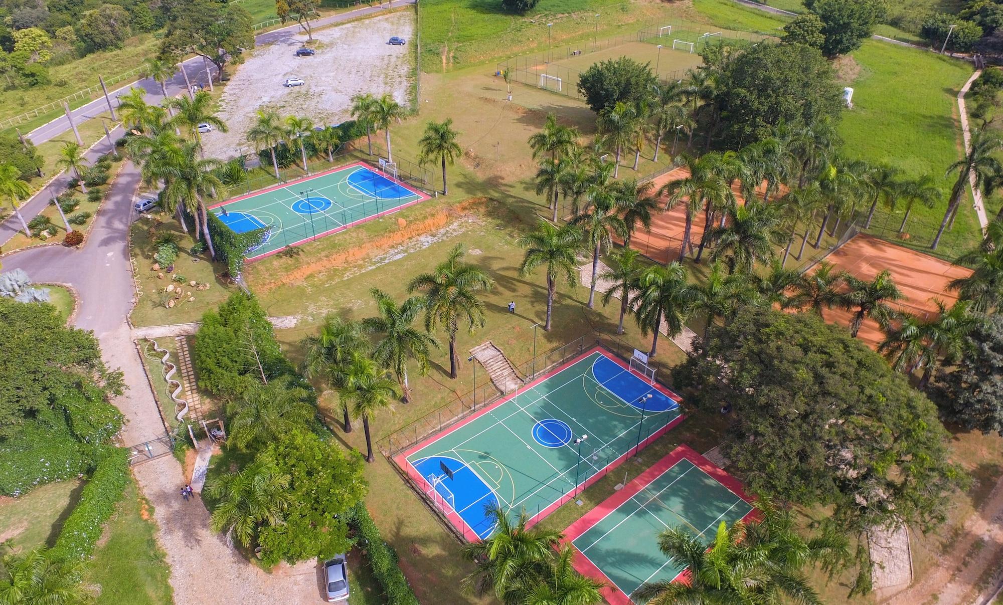 Vista Exterior Village Resort