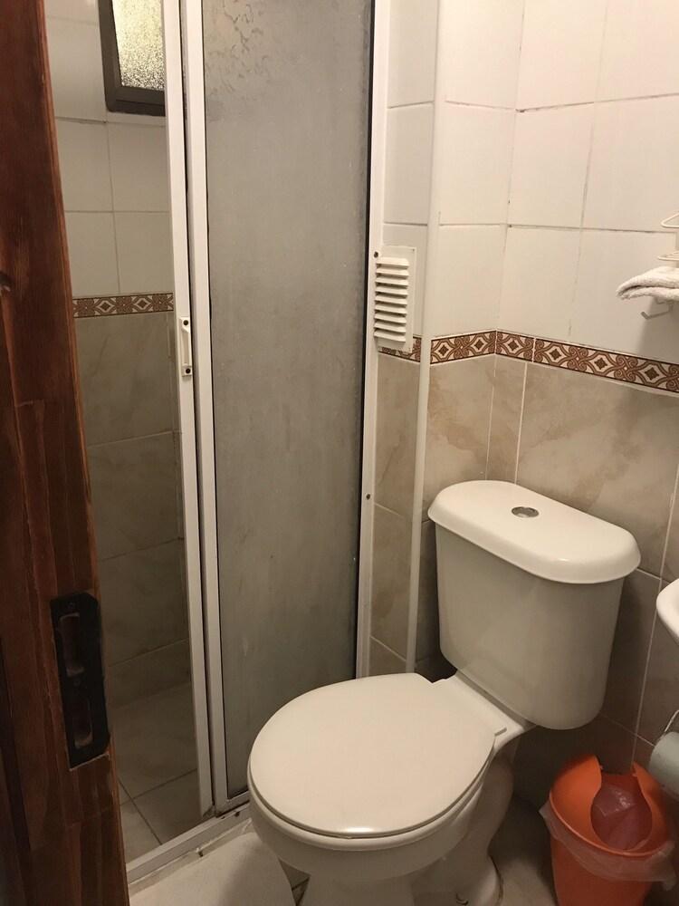 Set de Habitación Hostal Avenue