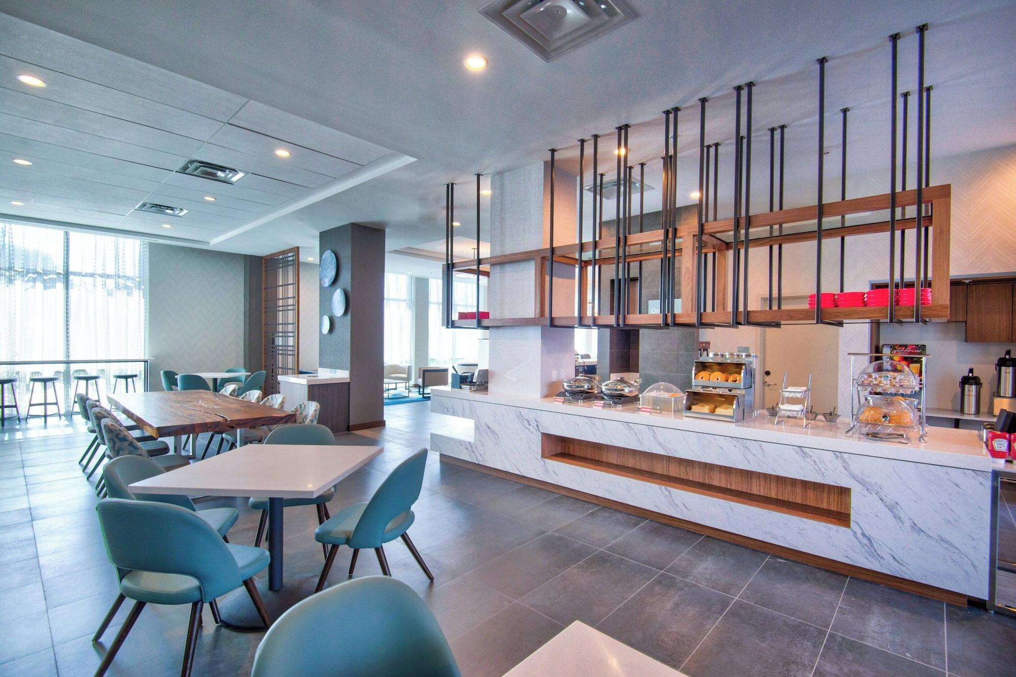 Restaurant TownePlace Suites by Marriott Miami Airport