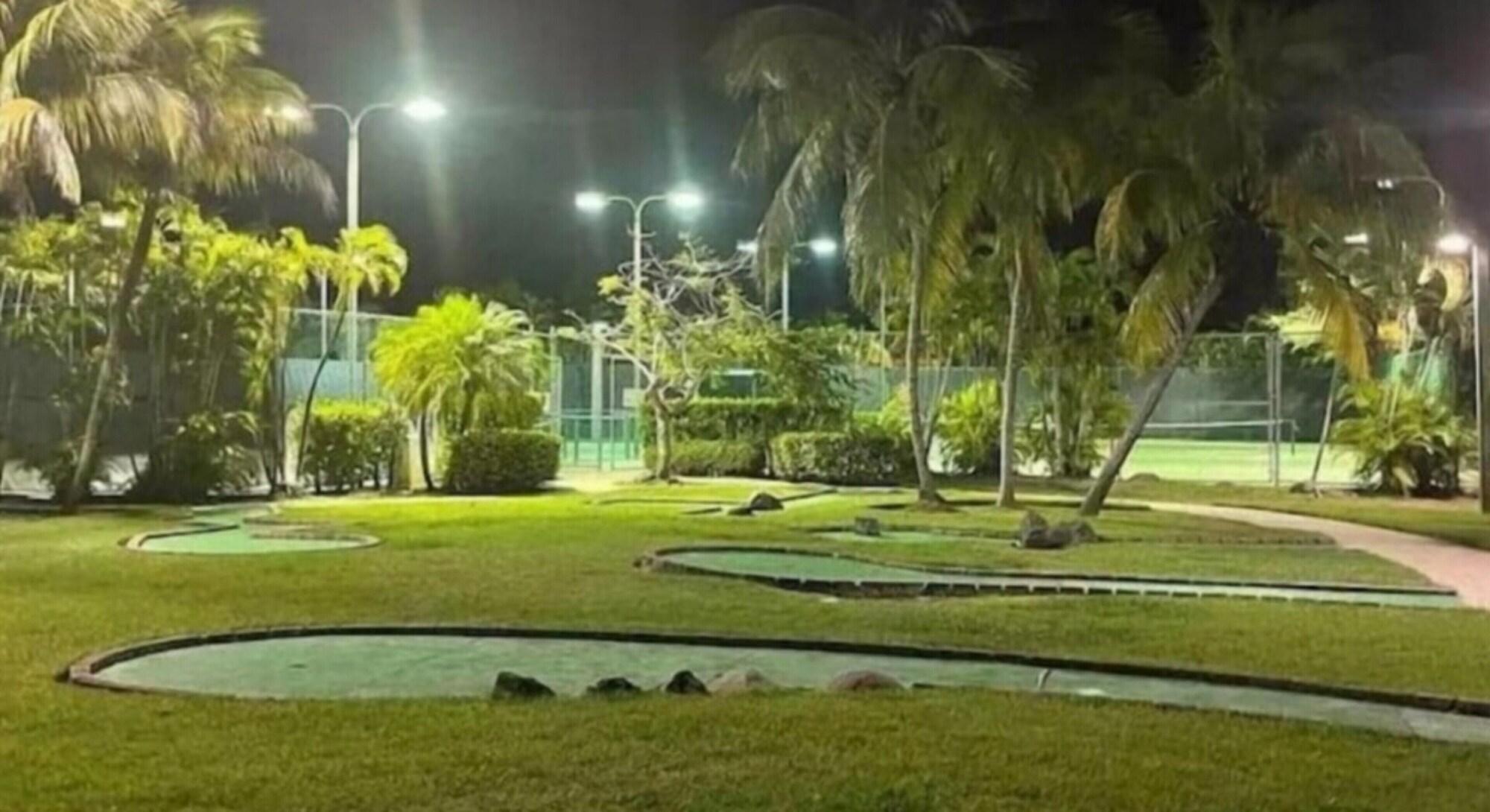 Campo de Golf Beachside Adventure Suites