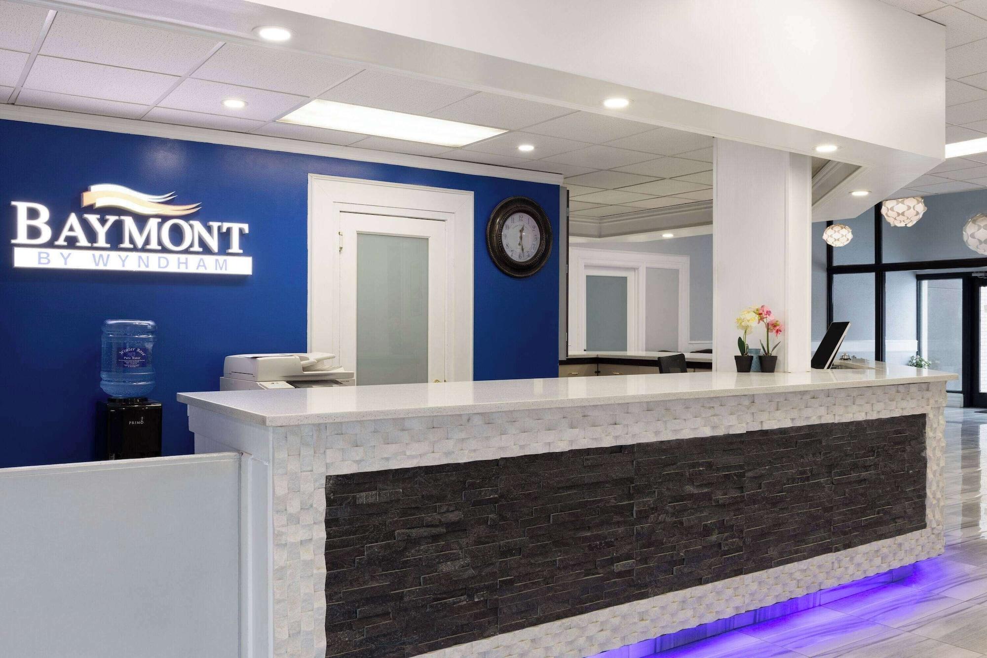 Vista Lobby Baymont by Wyndham Edson